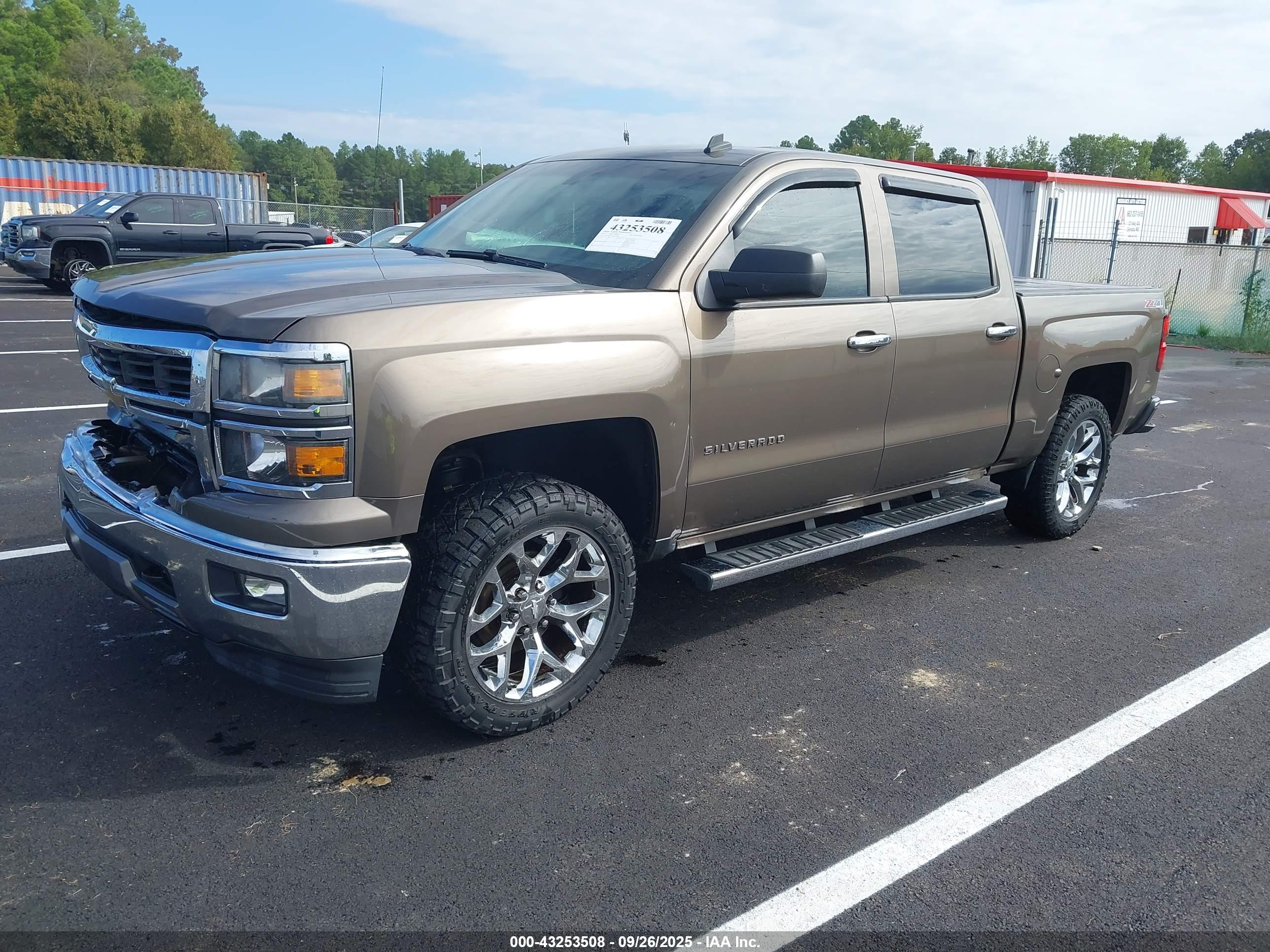 CHEVROLET SILVERADO image 2