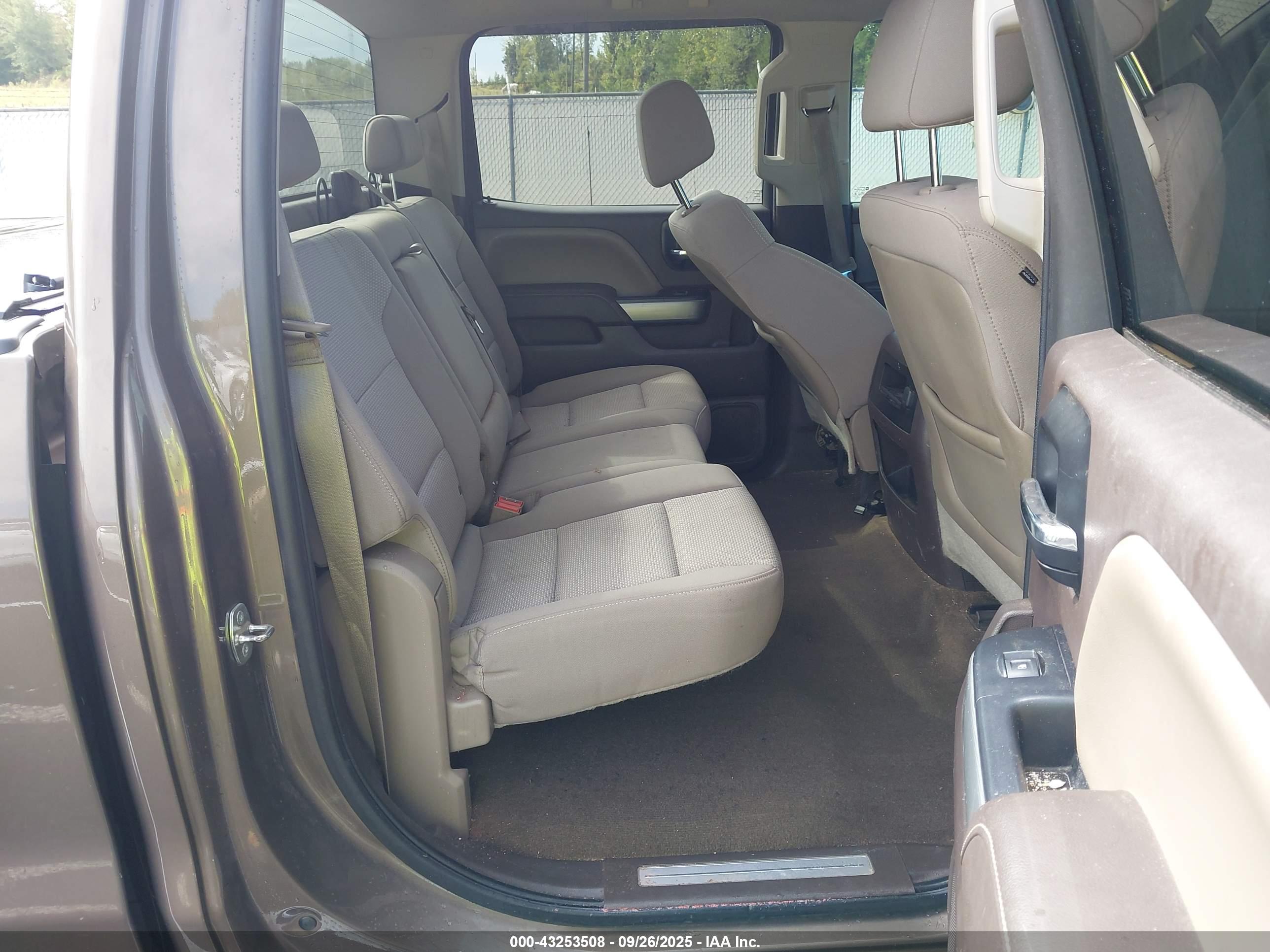 CHEVROLET SILVERADO image 8