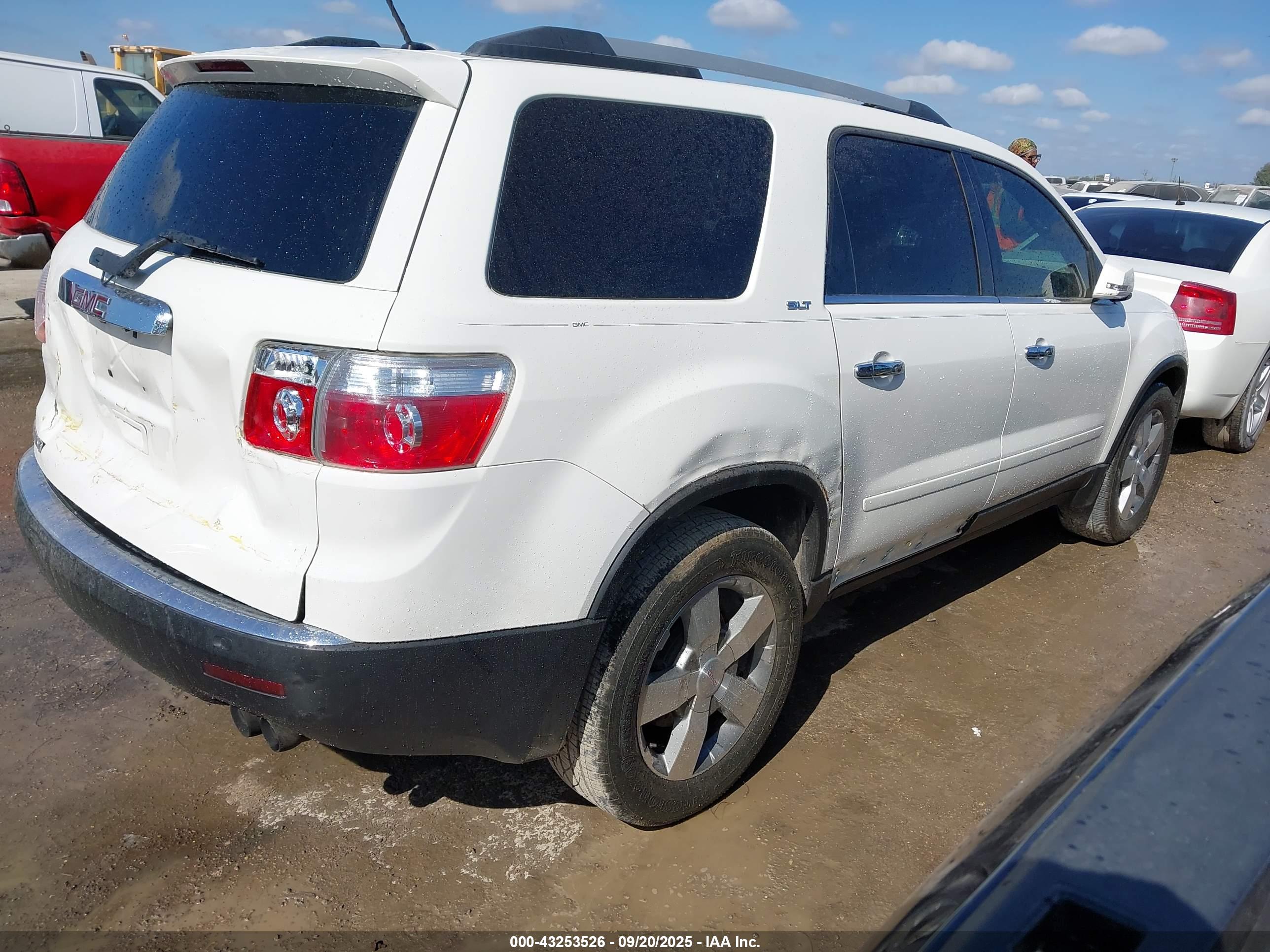 GMC ACADIA image 4