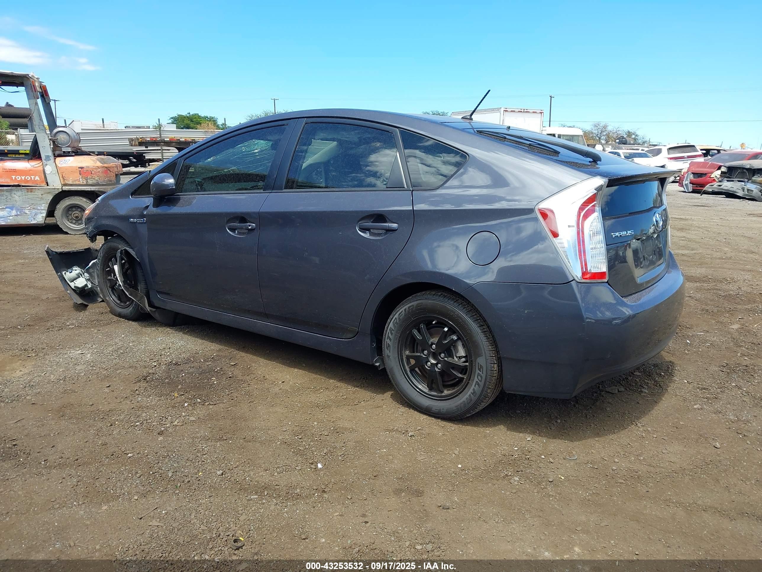 TOYOTA PRIUS image 3