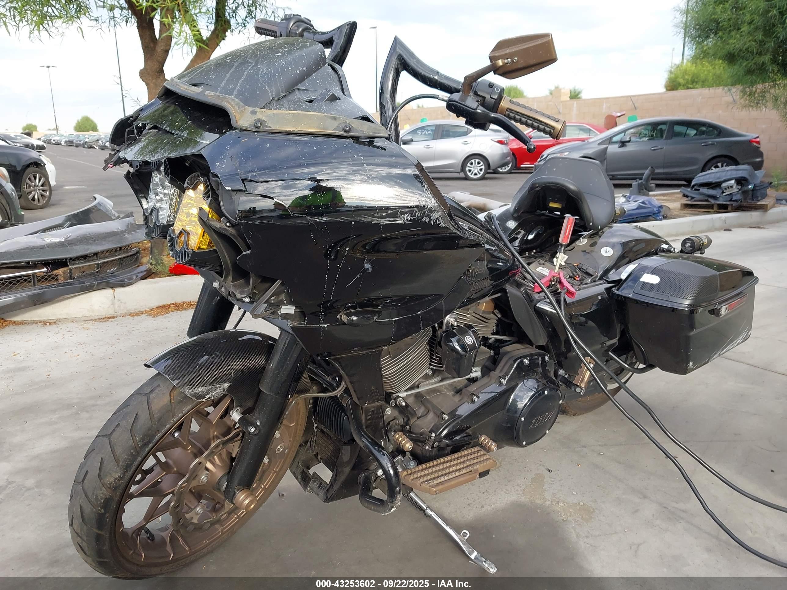 HARLEY-DAVIDSON FLTRXST image 2