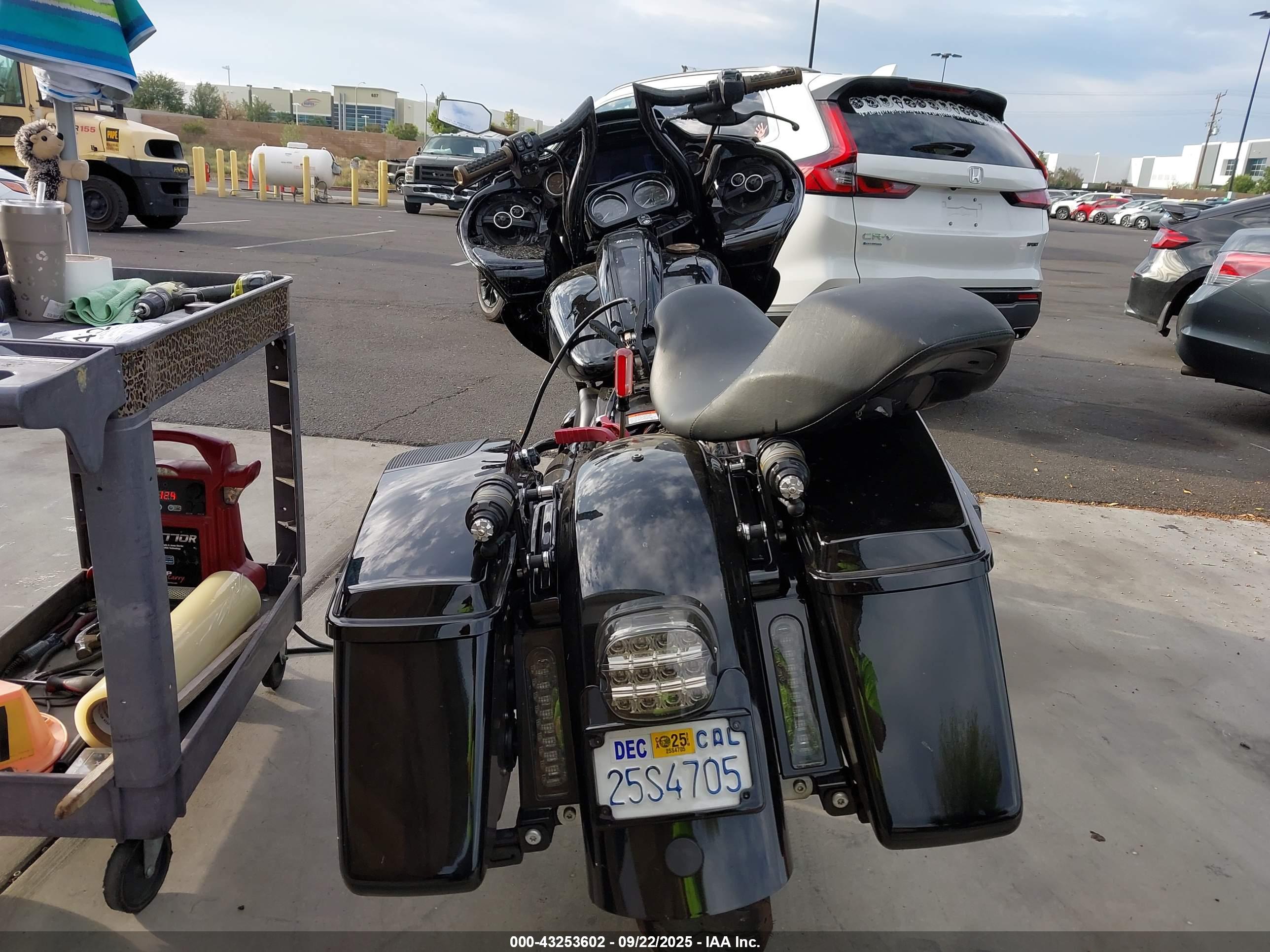 HARLEY-DAVIDSON FLTRXST image 6