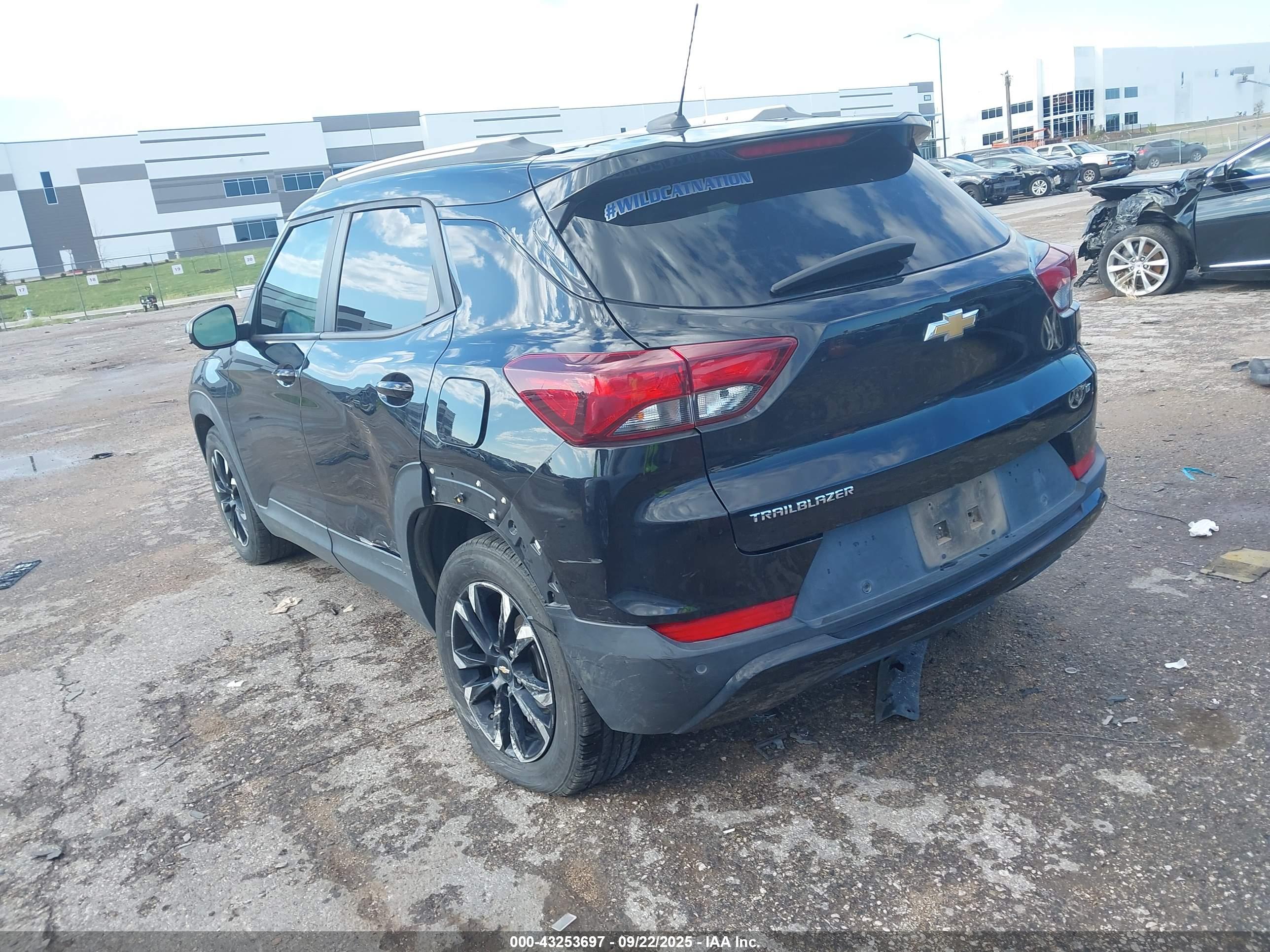 CHEVROLET TRAILBLAZER image 3