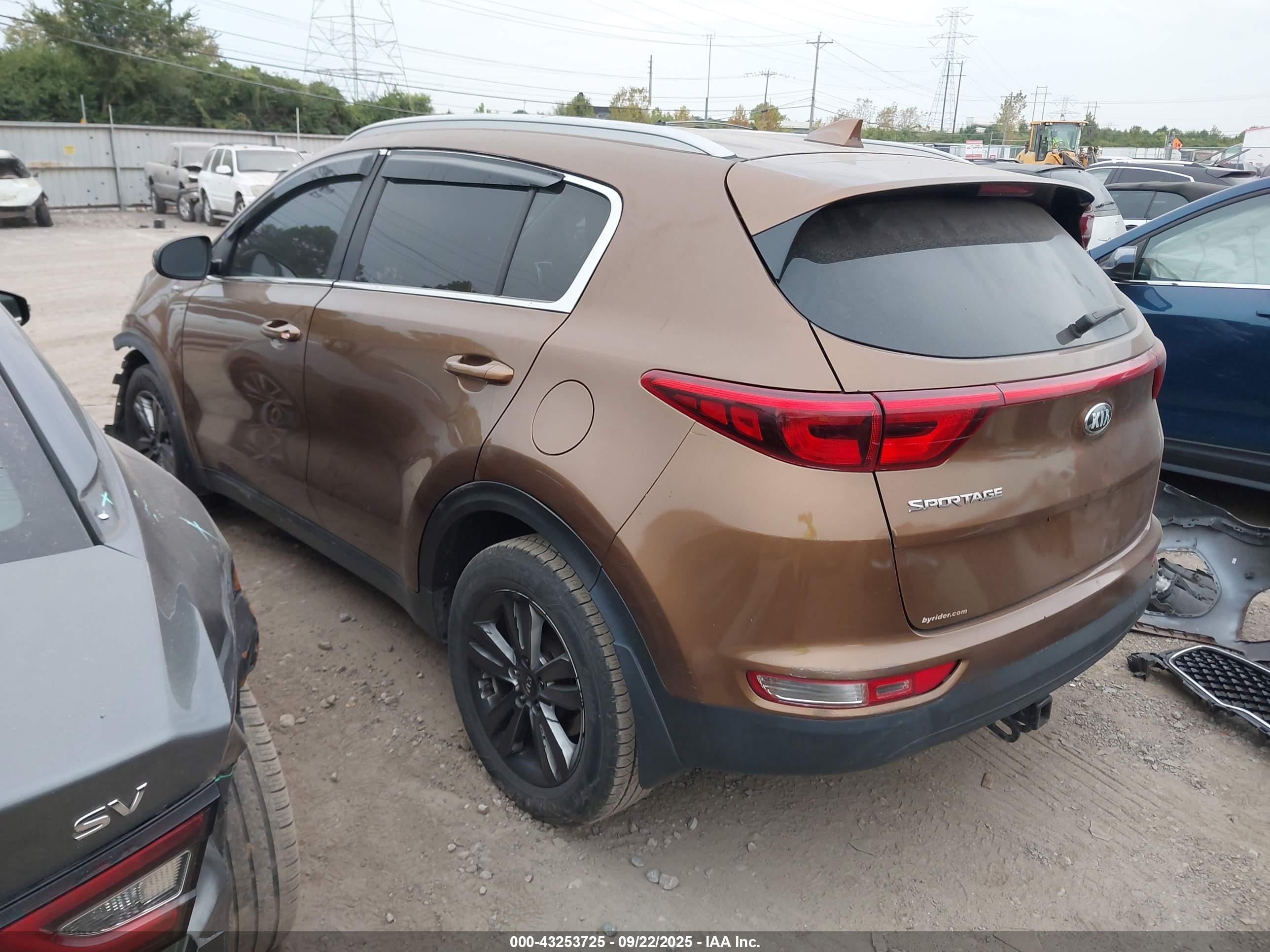 KIA SPORTAGE image 3