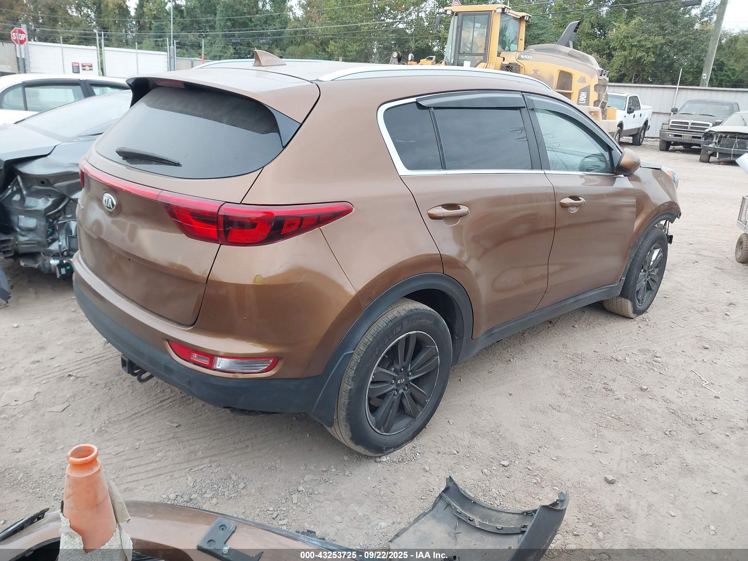 KIA SPORTAGE image 4