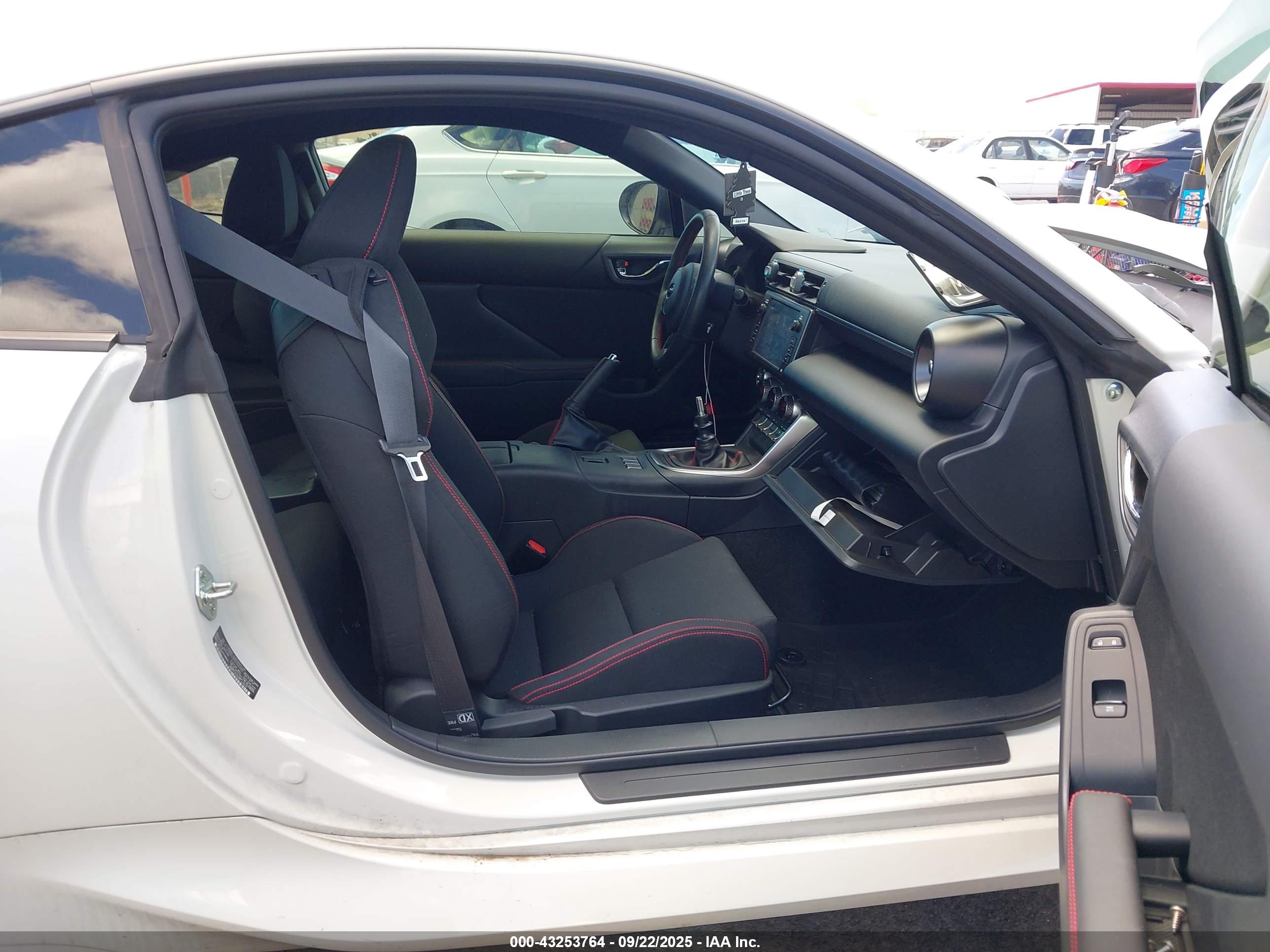 SUBARU BRZ image 5