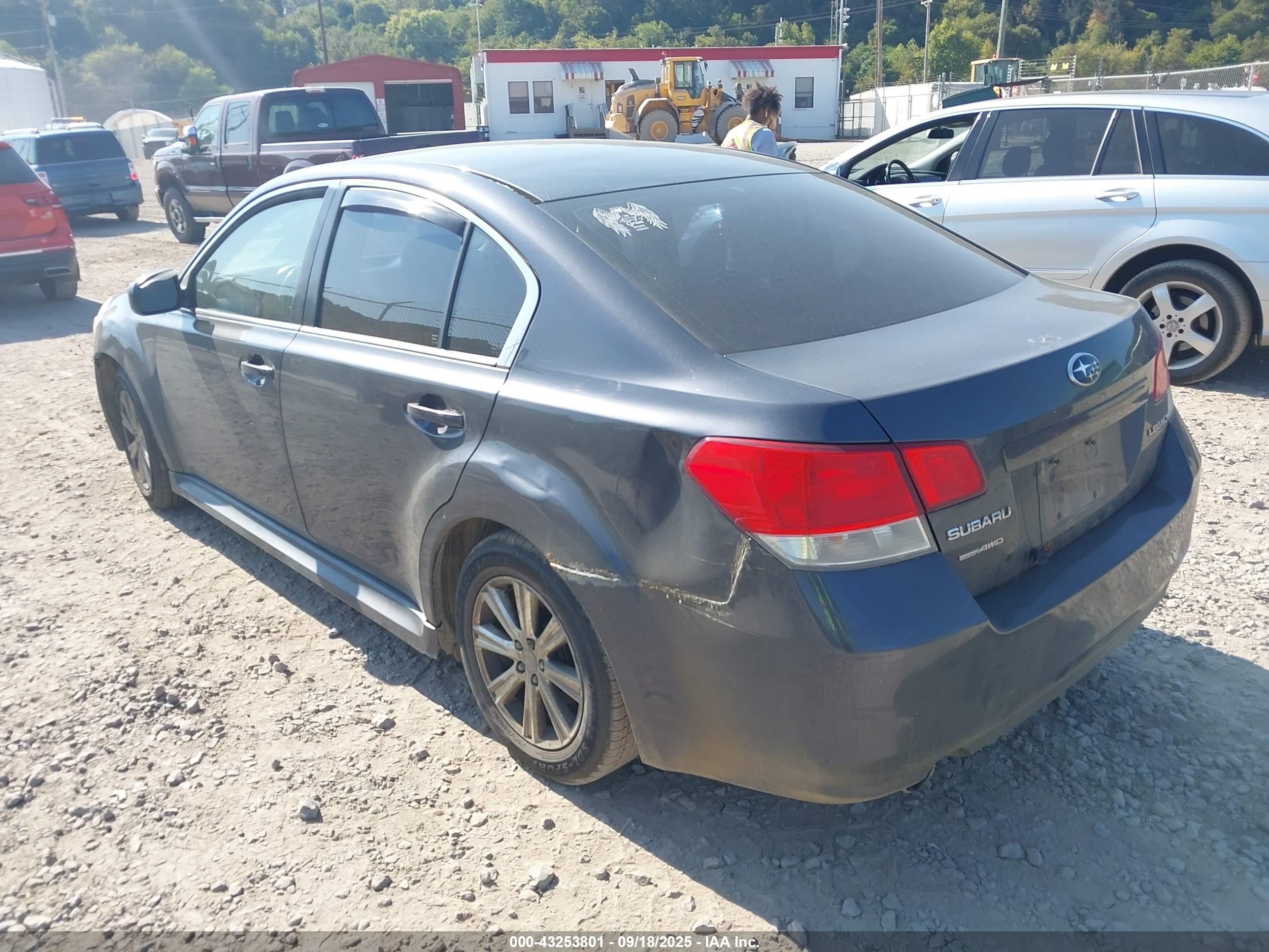 SUBARU LEGACY image 3
