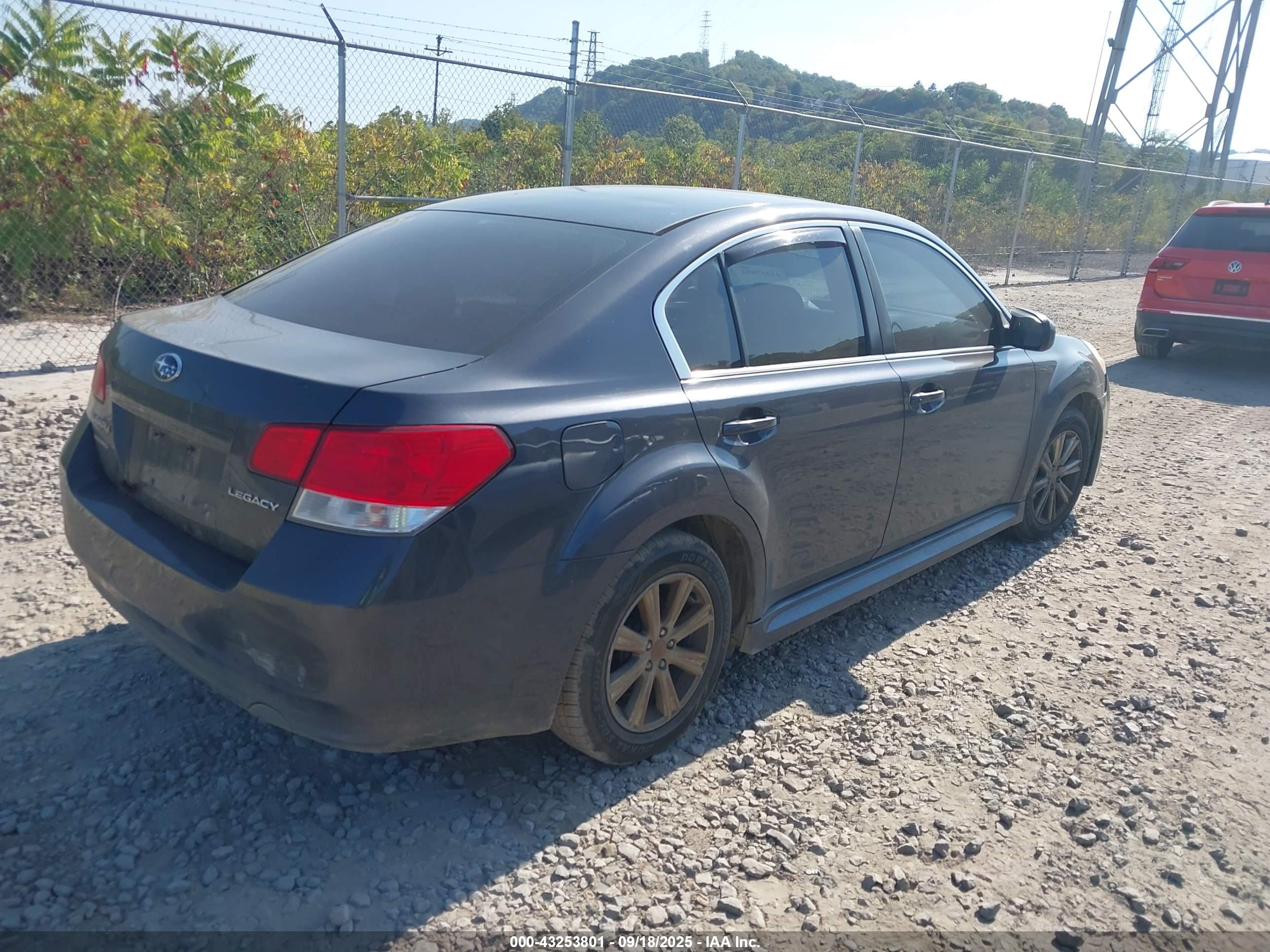SUBARU LEGACY image 4