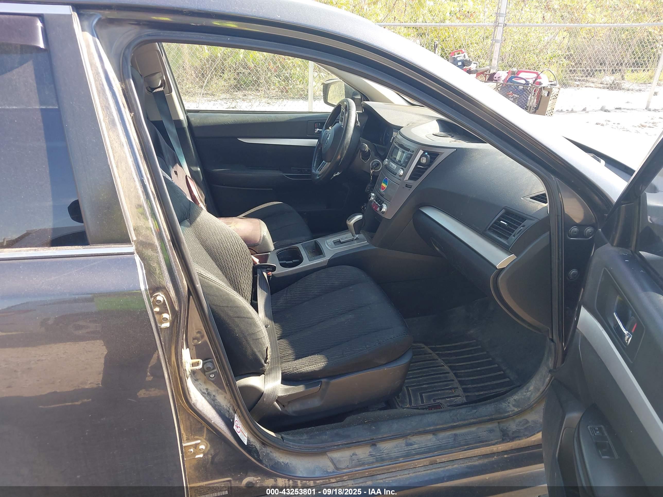 SUBARU LEGACY image 5