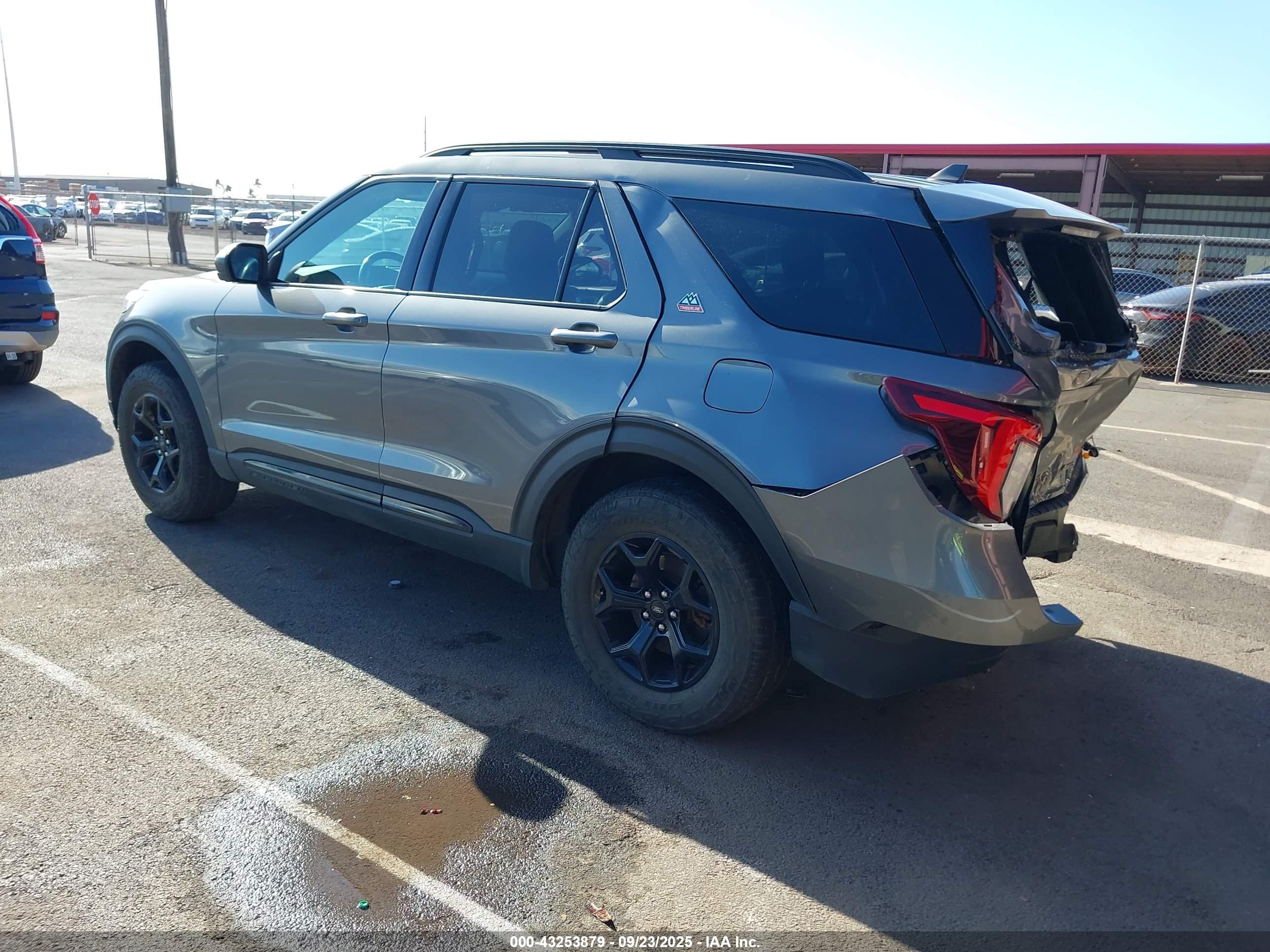 FORD EXPLORER image 3