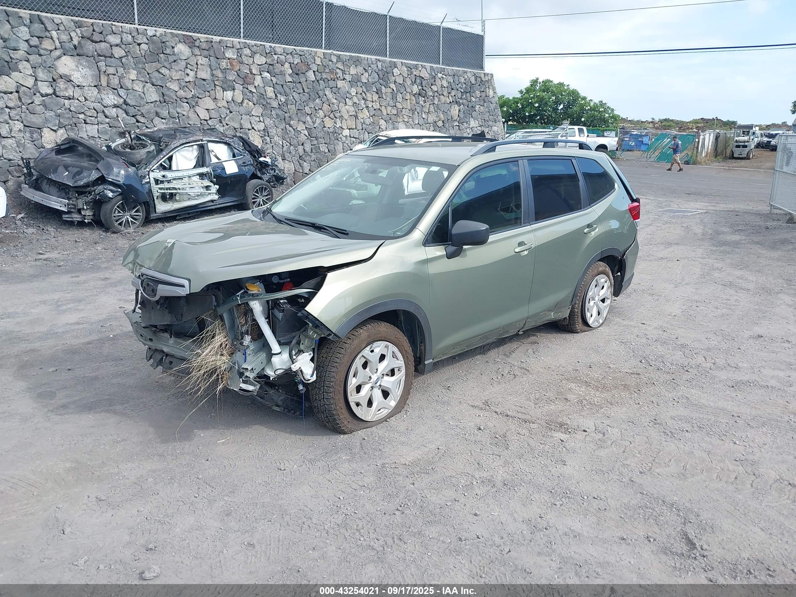 SUBARU FORESTER image 2