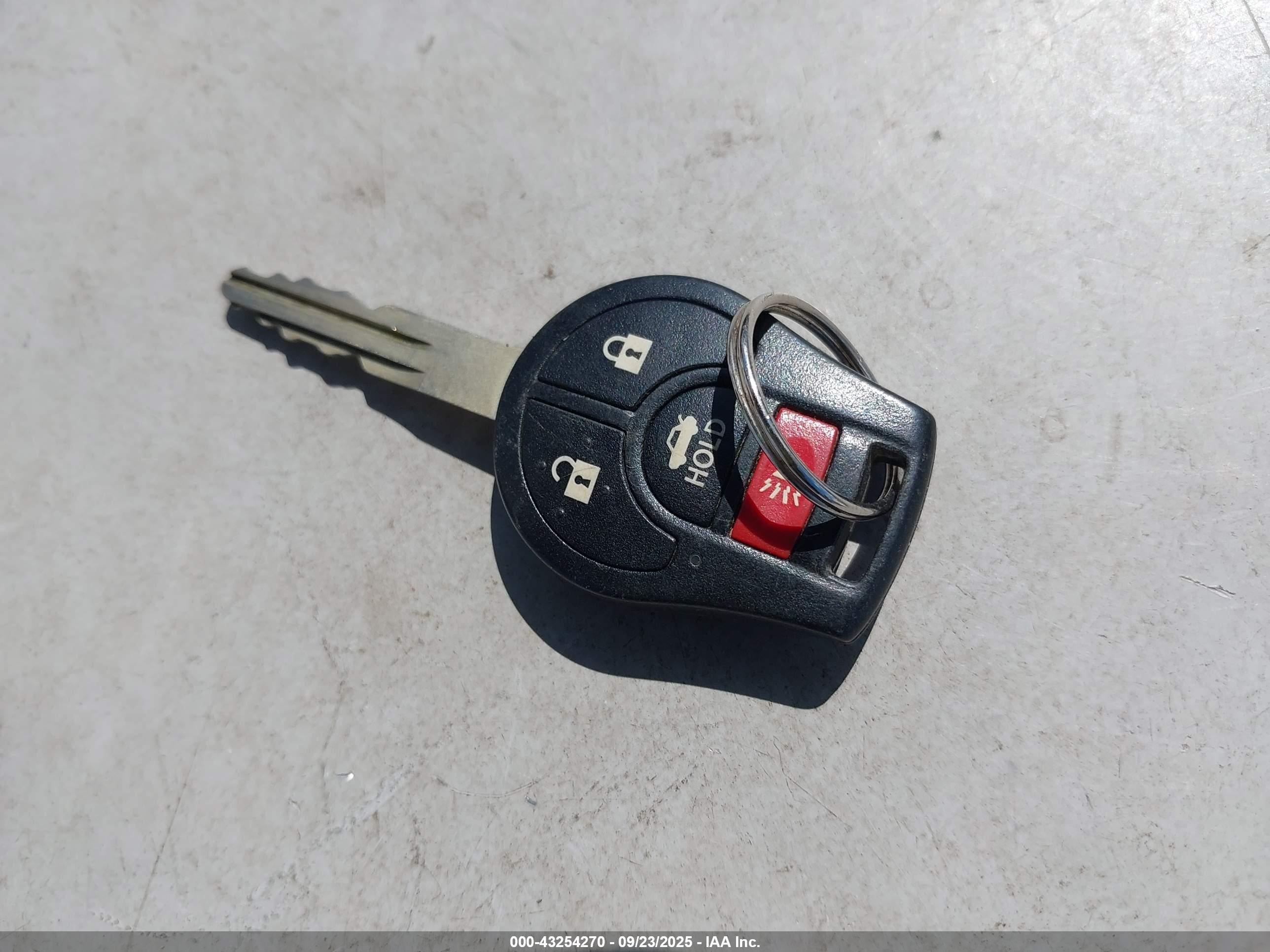 NISSAN VERSA image 11