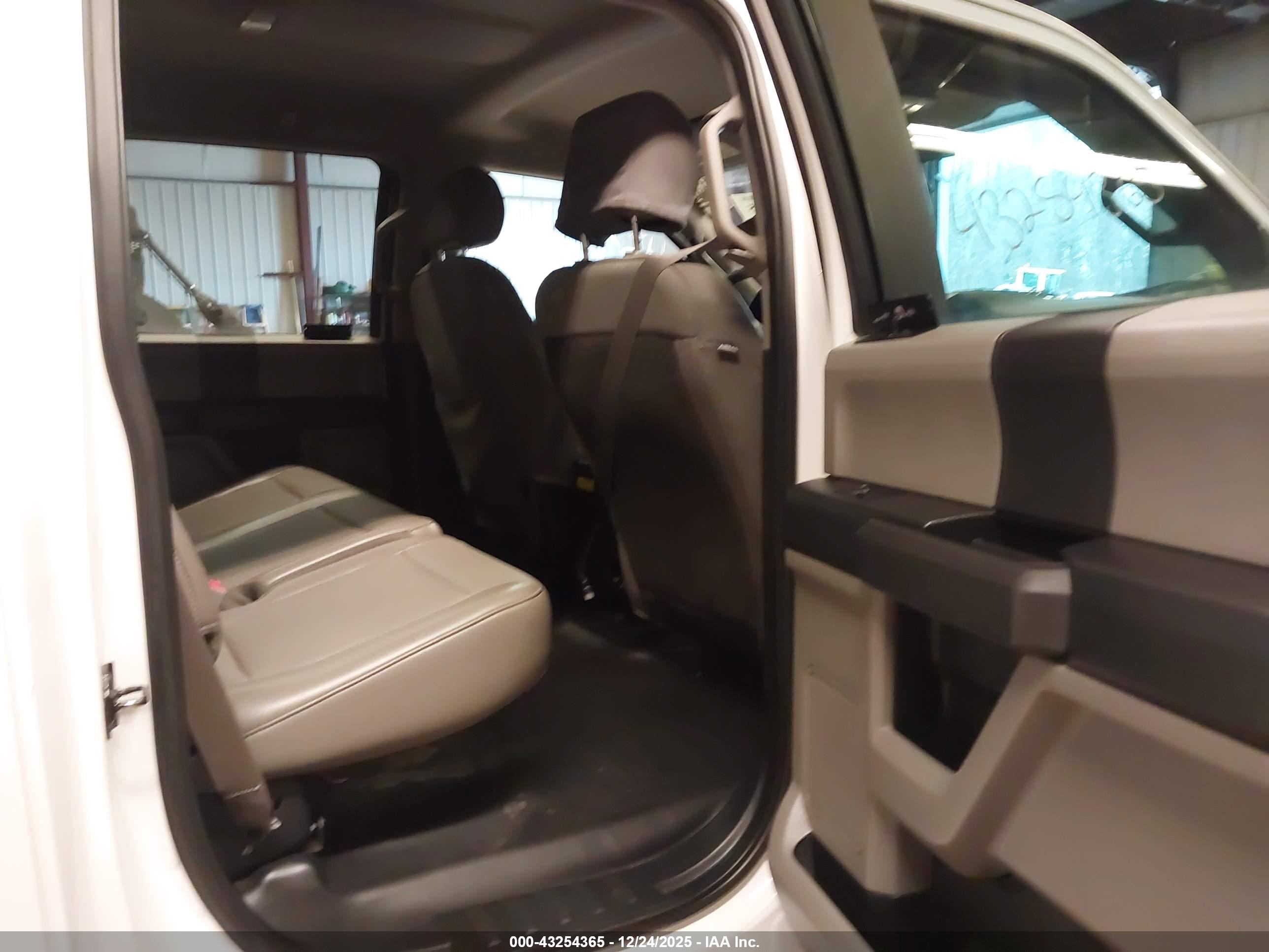 FORD F-150 image 8