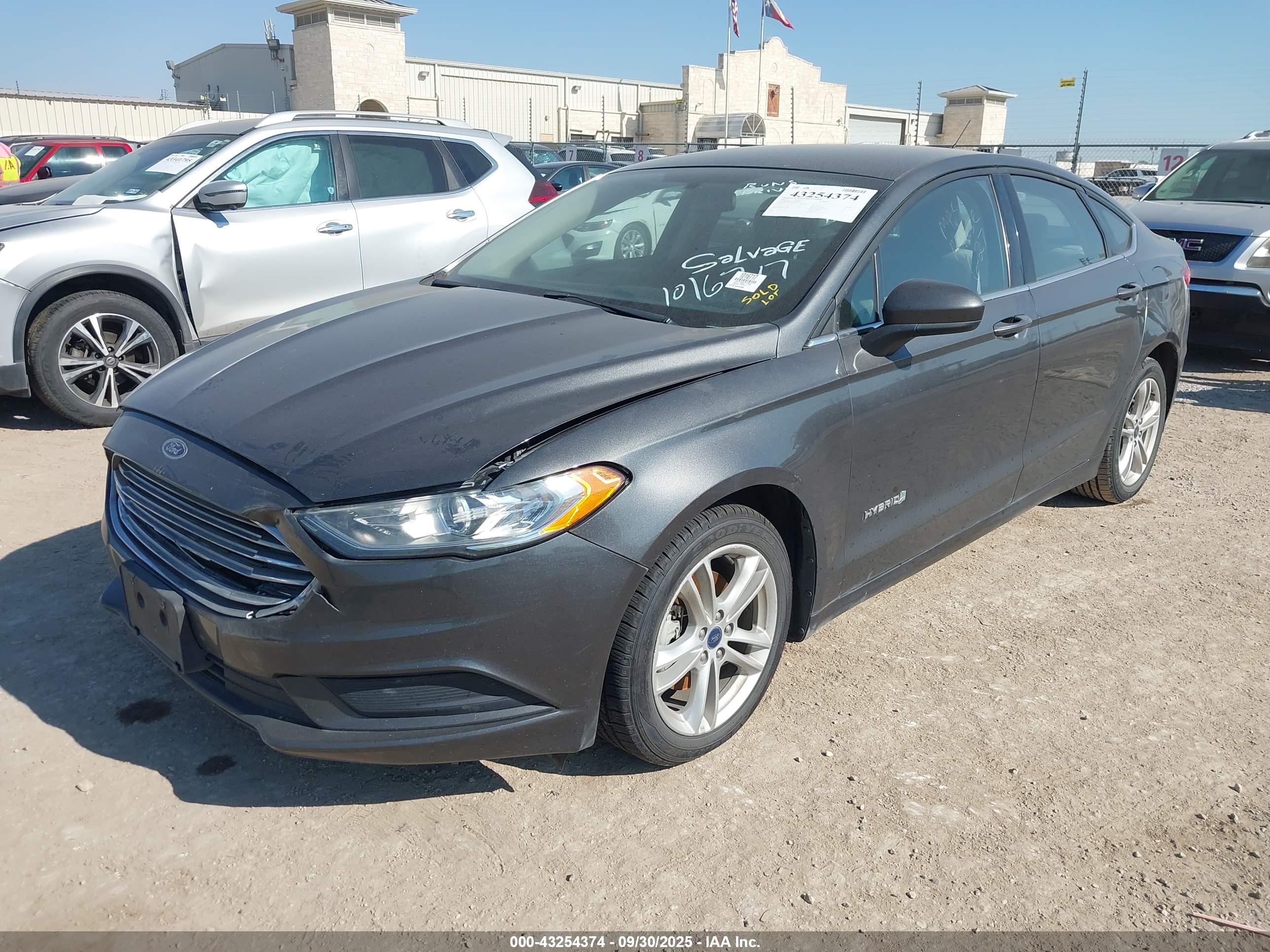 FORD FUSION image 2