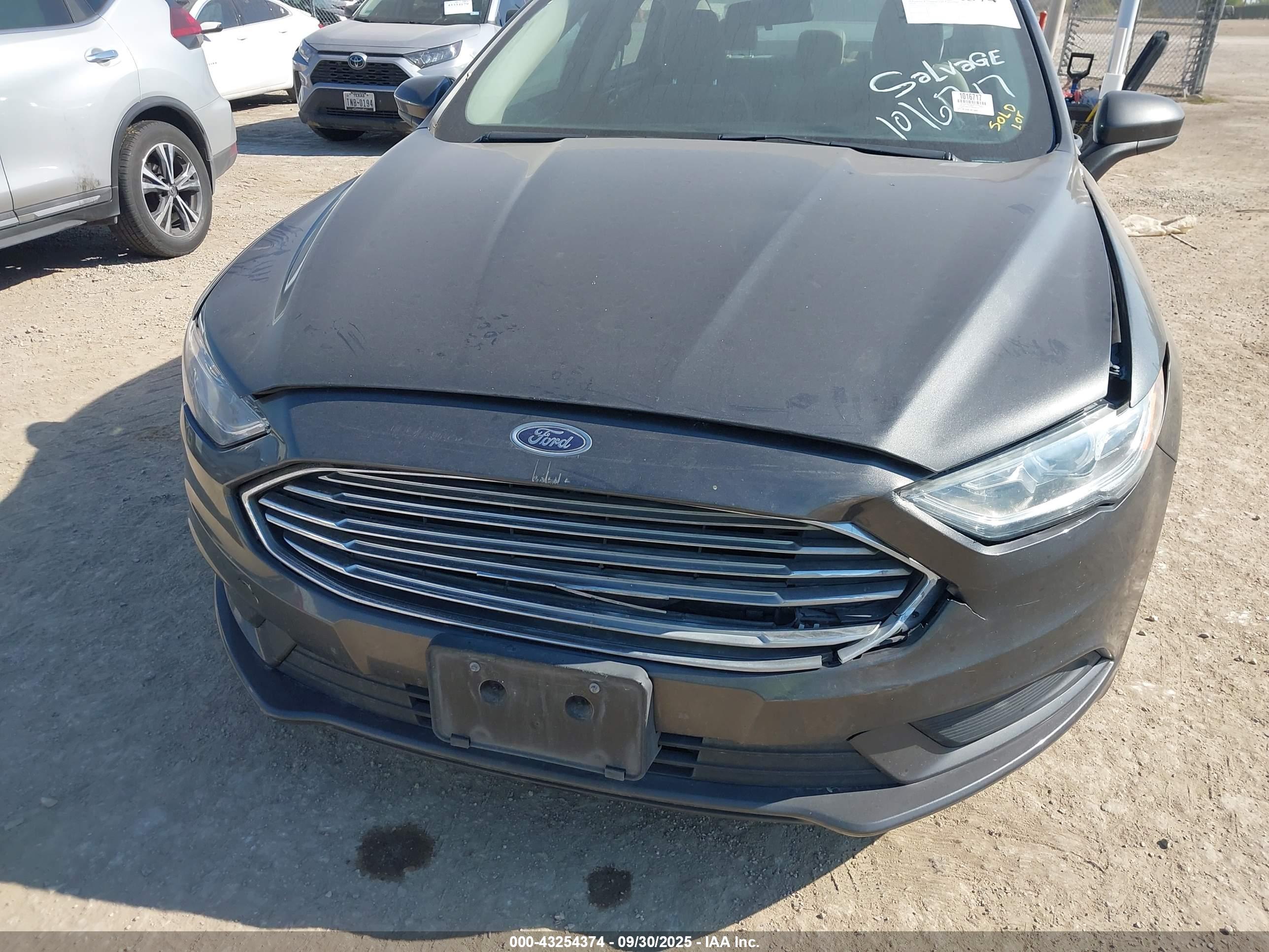 FORD FUSION image 6