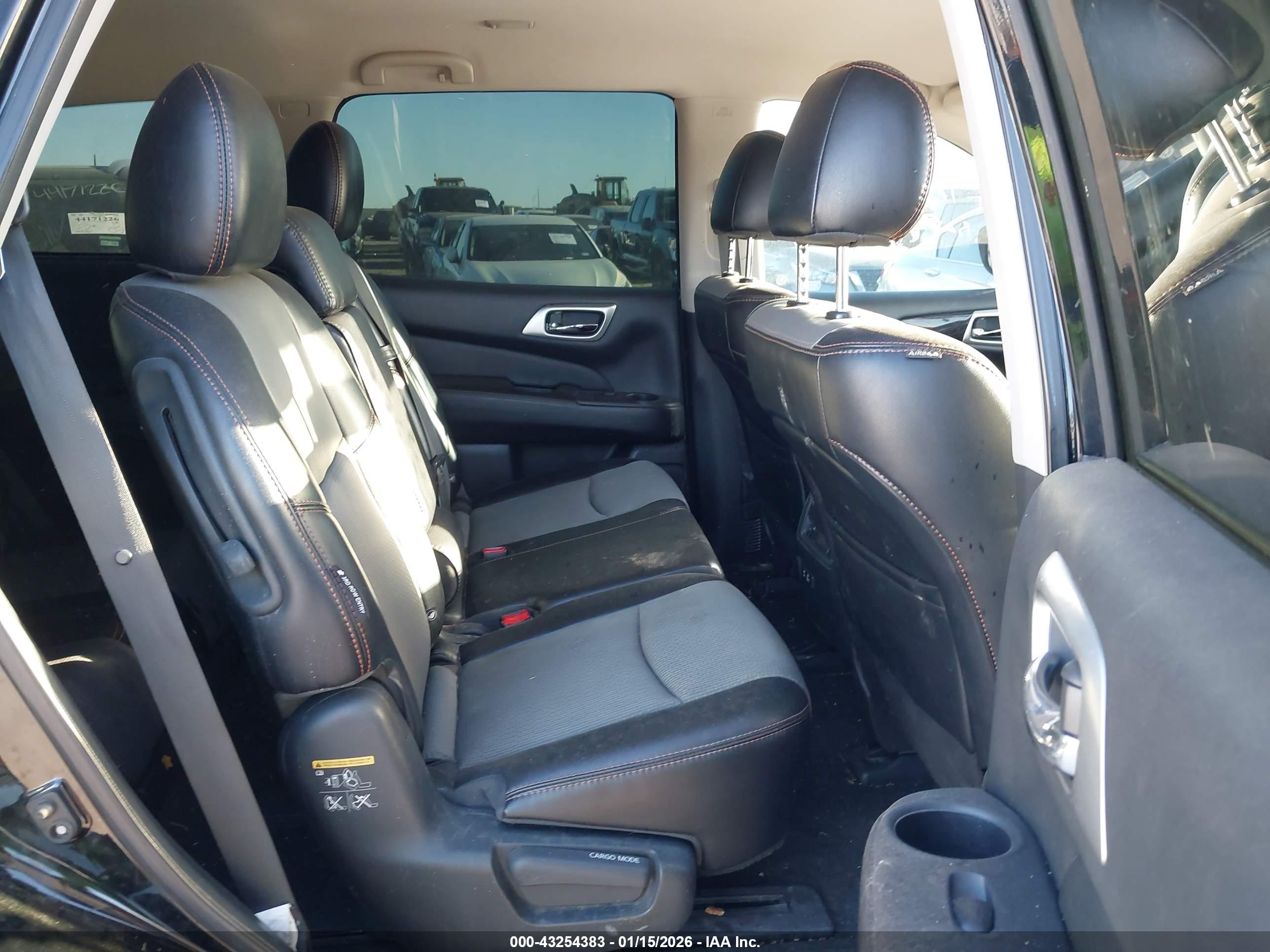 NISSAN PATHFINDER image 8