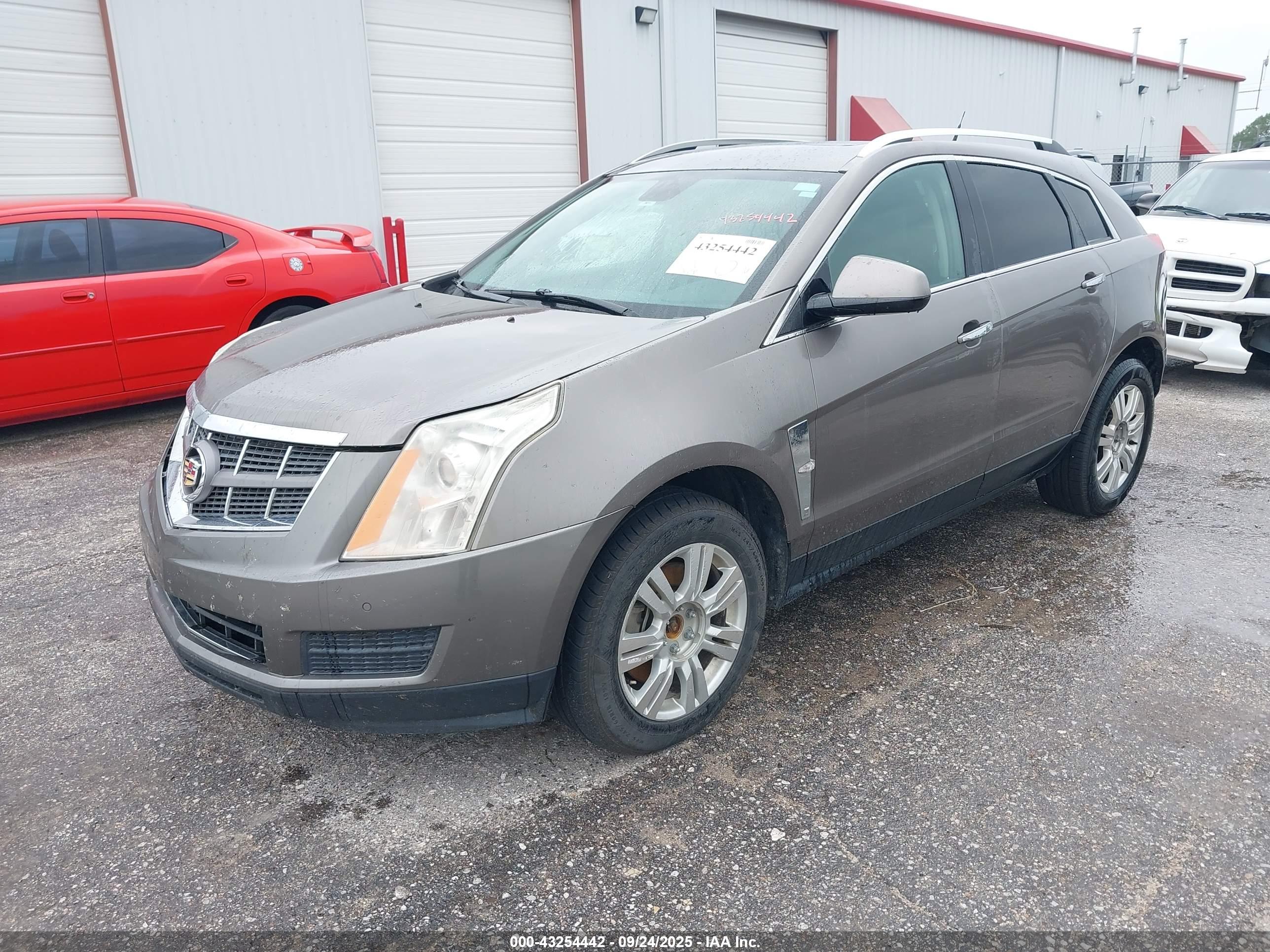 CADILLAC SRX image 2