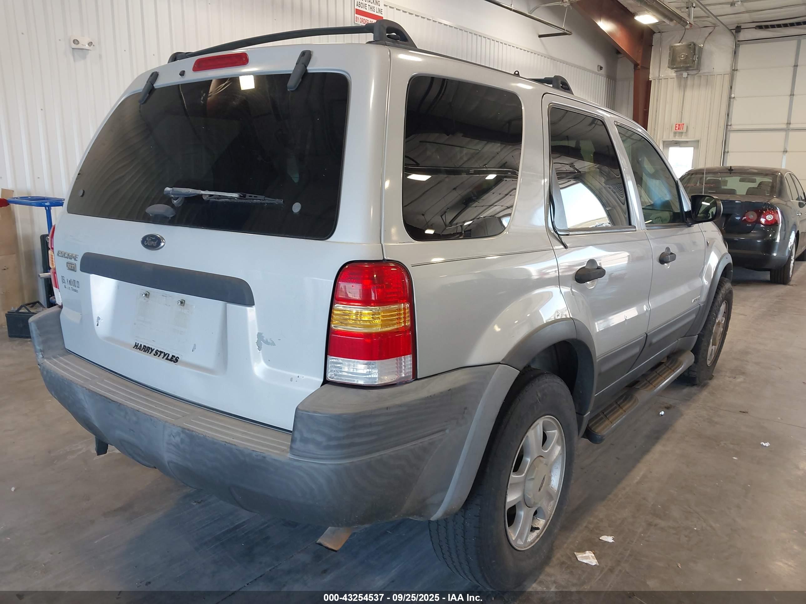 FORD ESCAPE image 4
