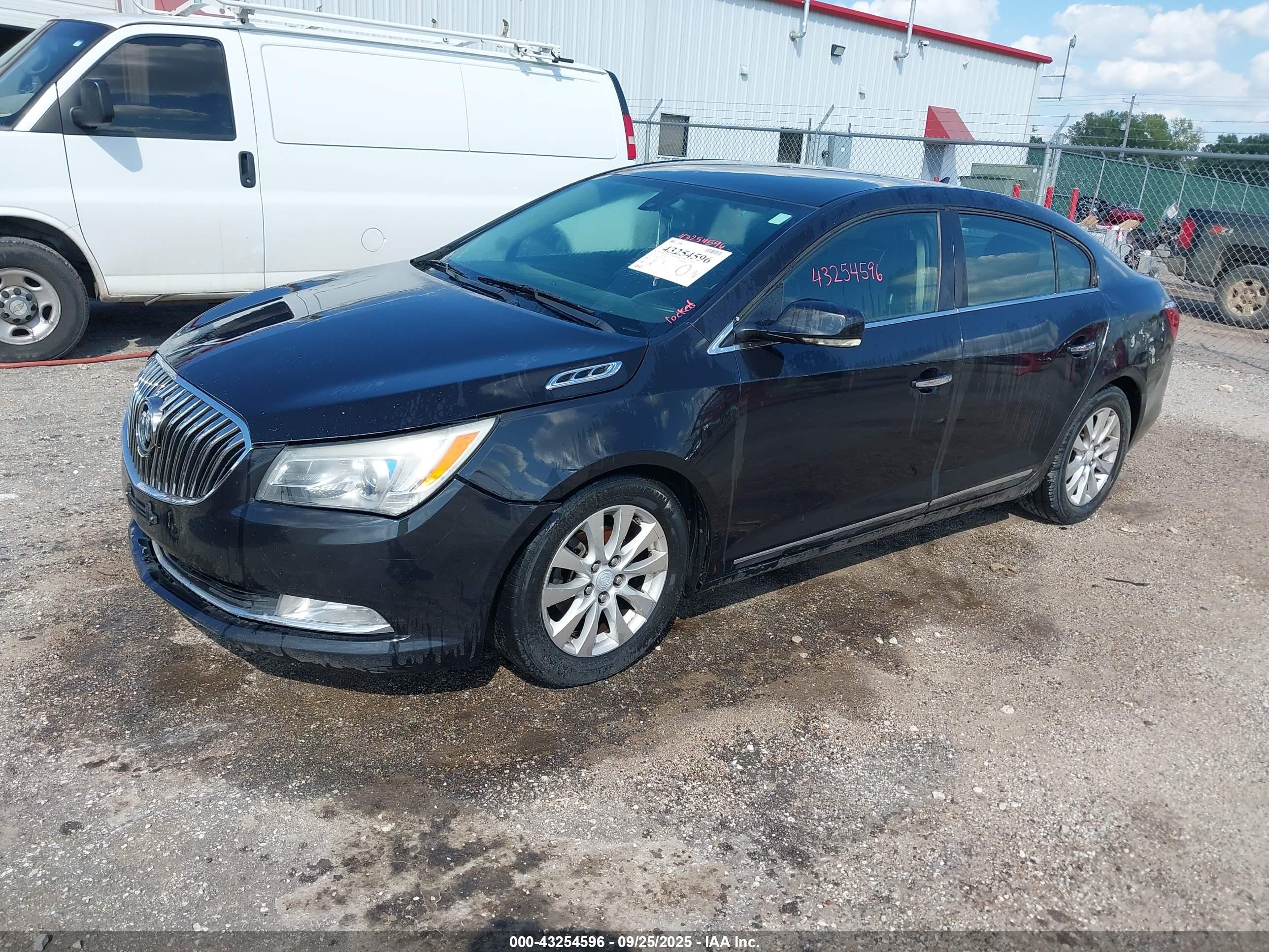 BUICK LACROSSE image 2