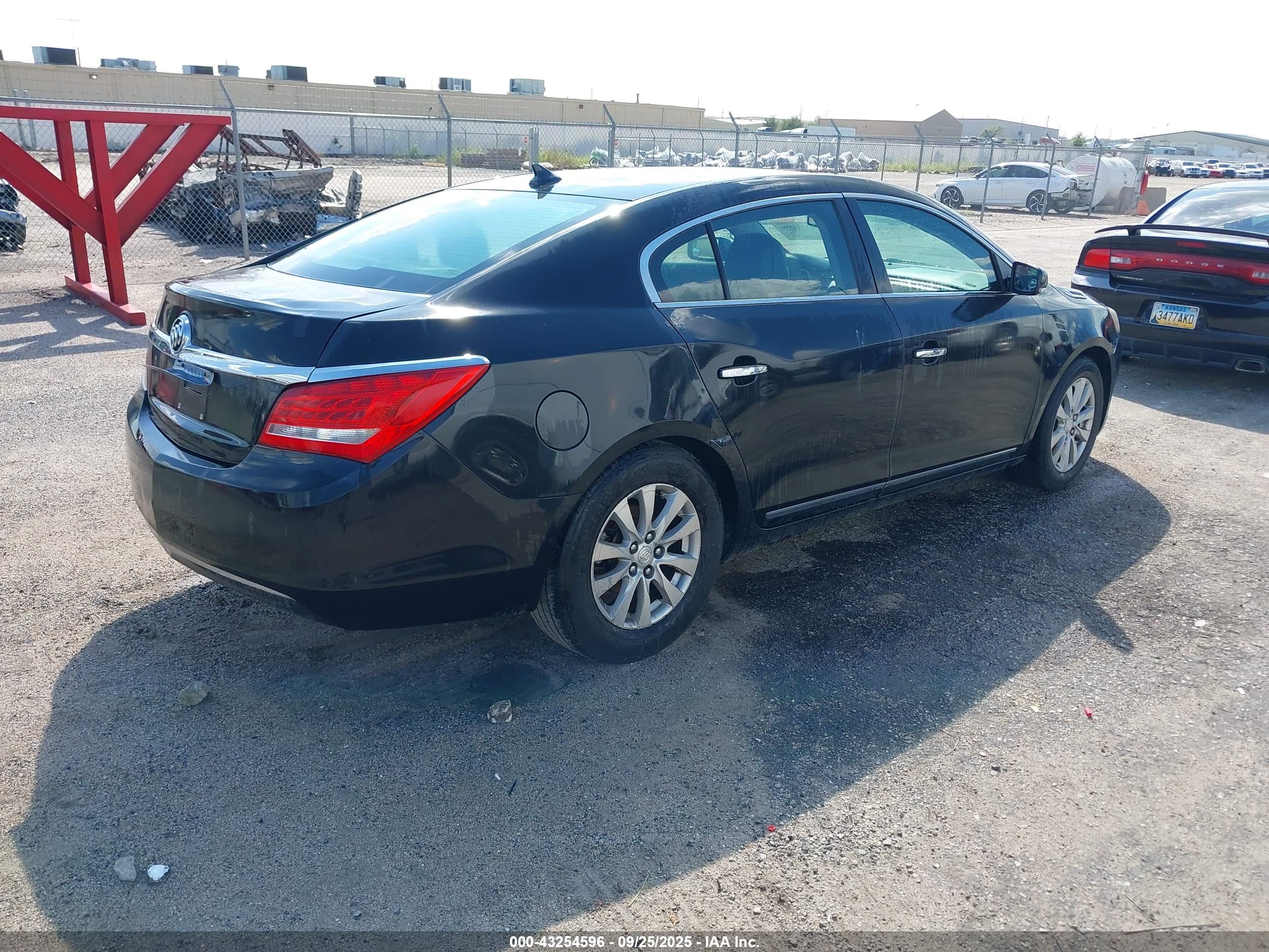 BUICK LACROSSE image 4