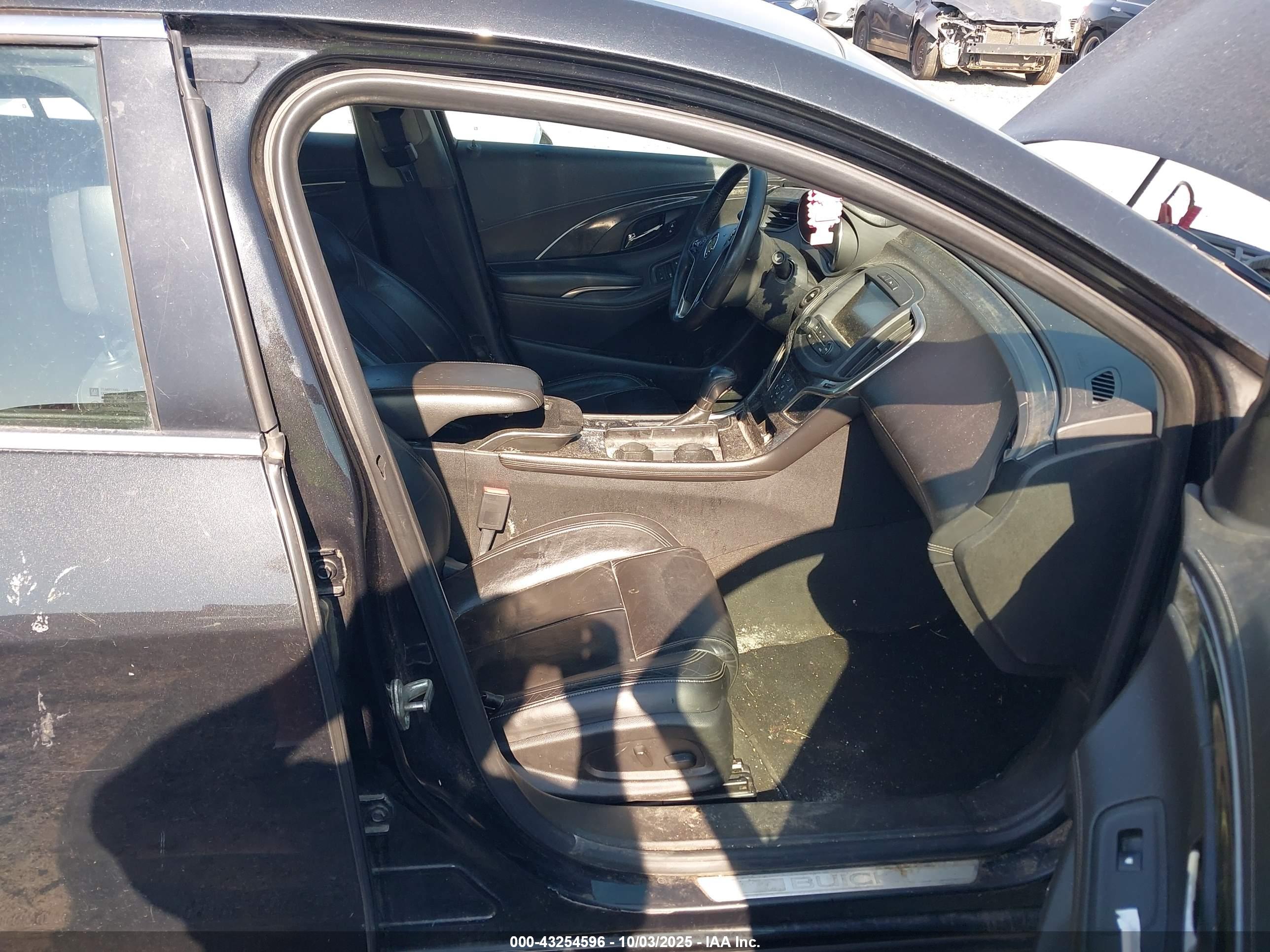 BUICK LACROSSE image 5
