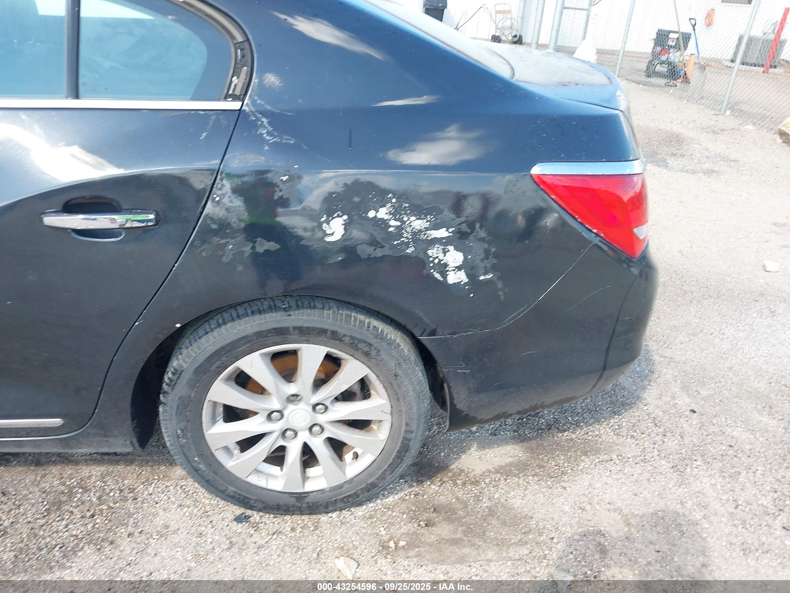 BUICK LACROSSE image 6