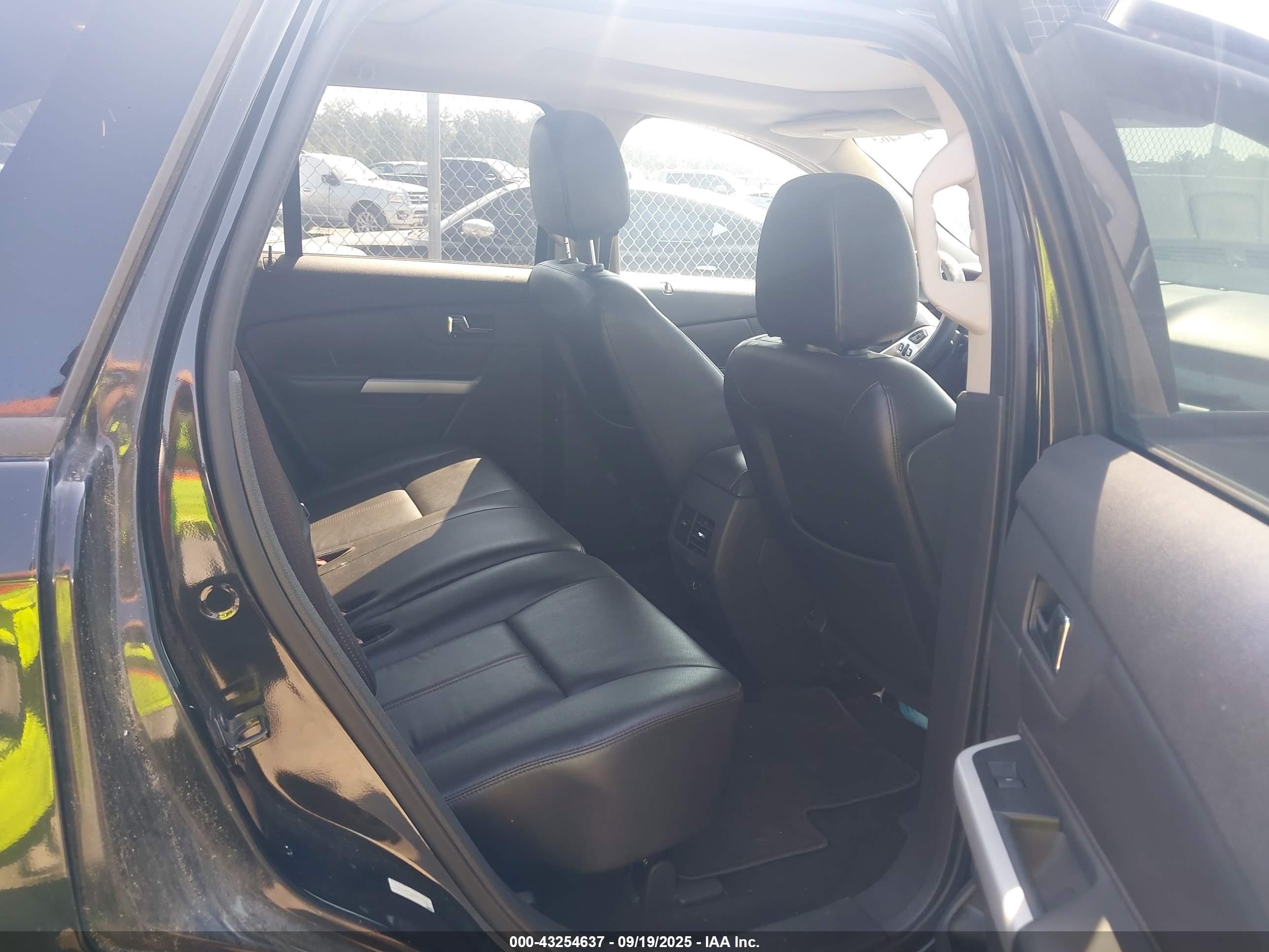 FORD EDGE image 8