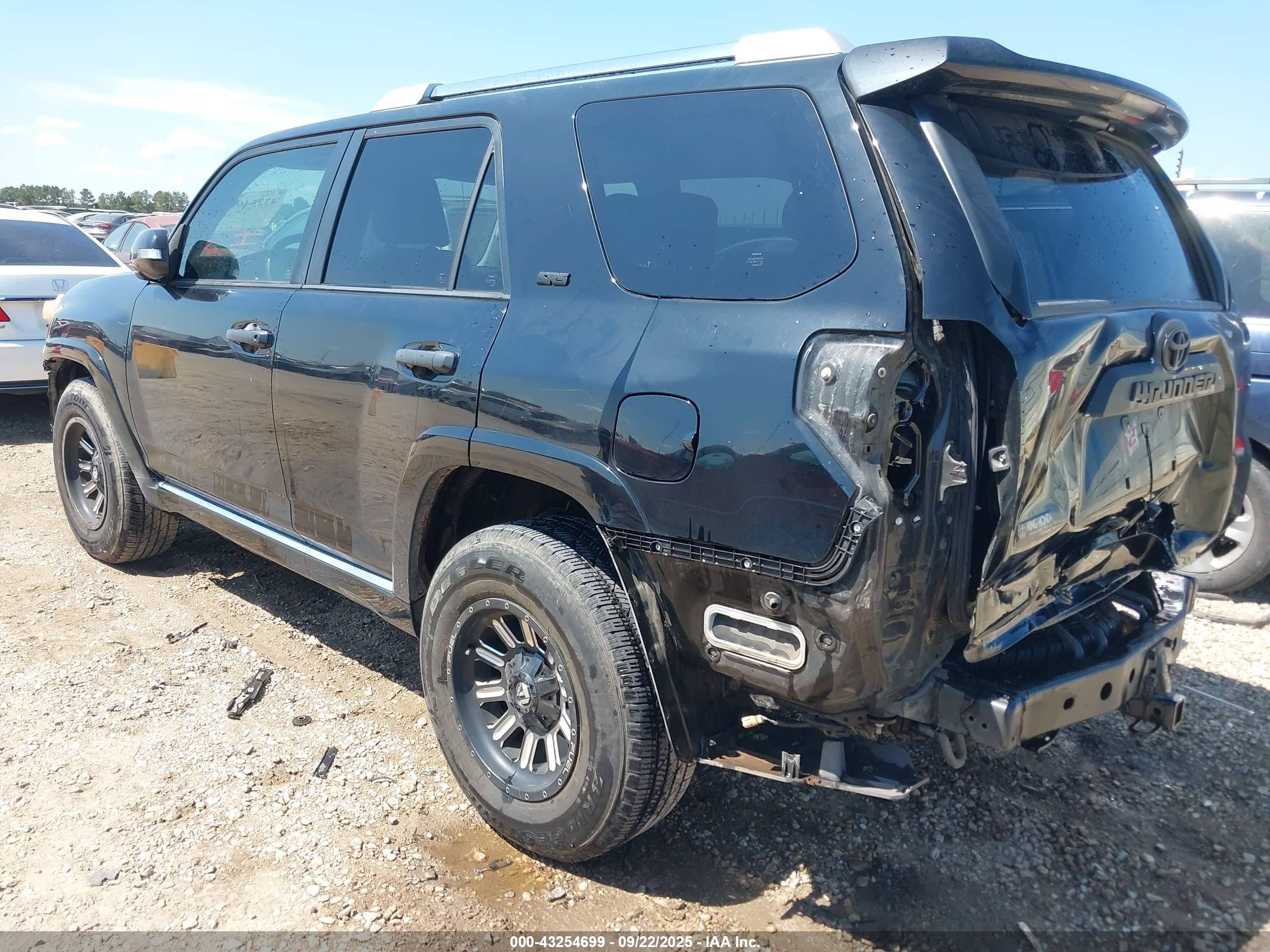 TOYOTA 4RUNNER image 3