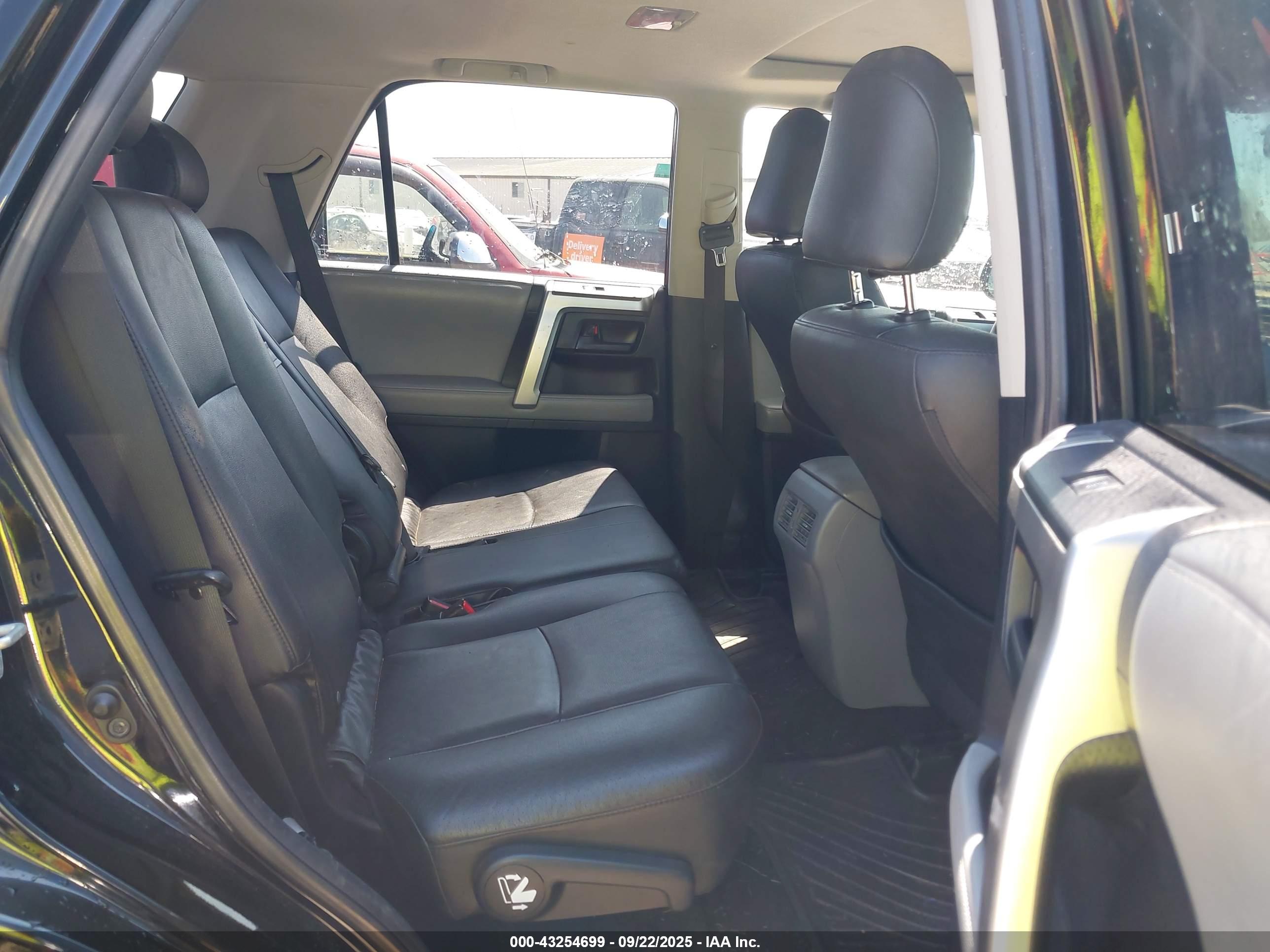 TOYOTA 4RUNNER image 8