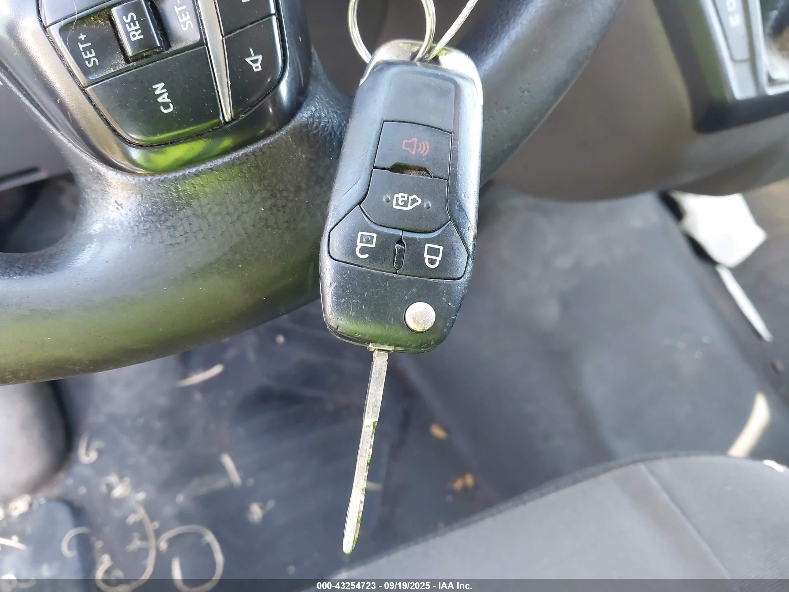 FORD TRANSIT-250 image 11