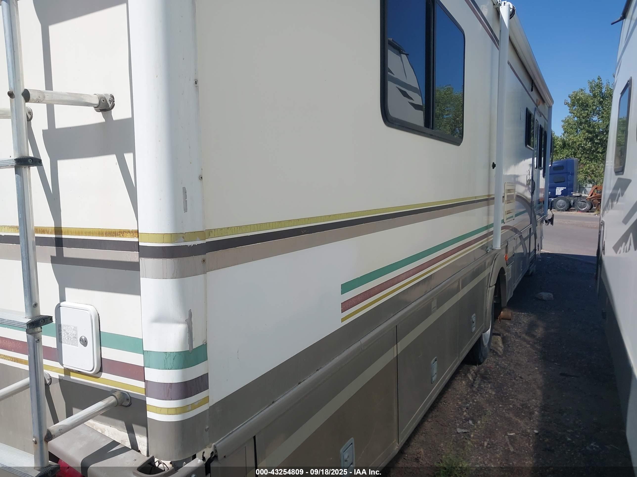 FORD F550 image 4
