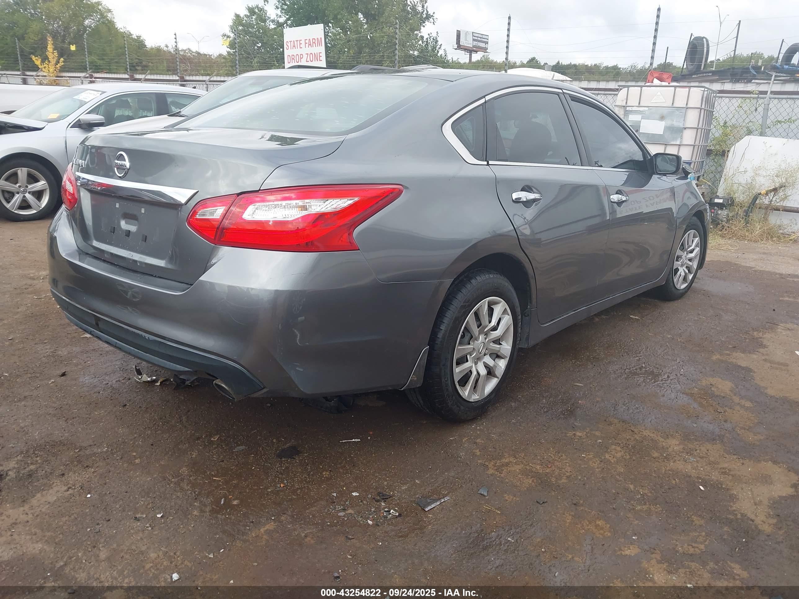 NISSAN ALTIMA image 4