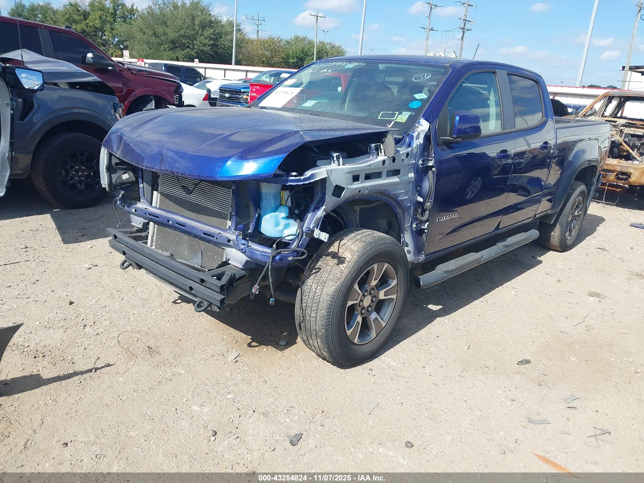 CHEVROLET COLORADO image 2