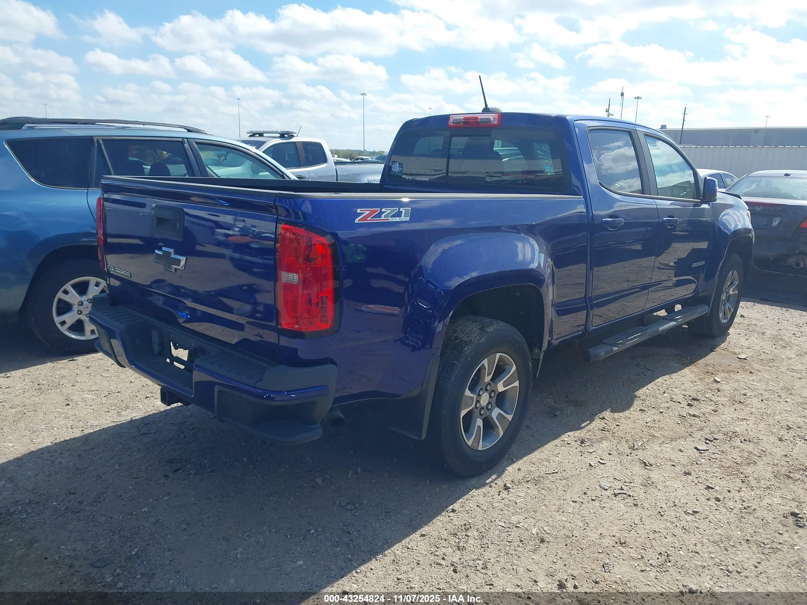 CHEVROLET COLORADO image 4