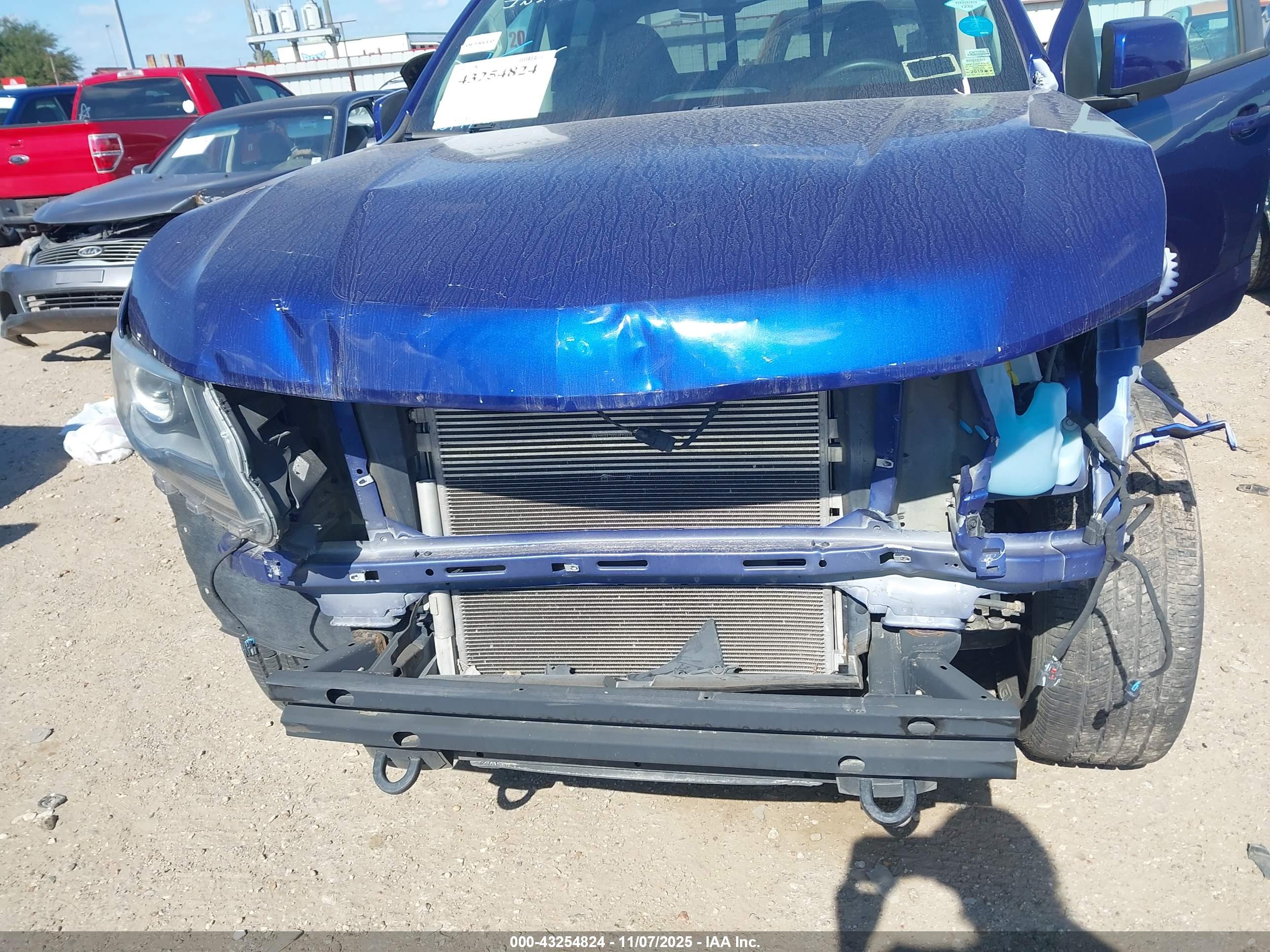 CHEVROLET COLORADO image 6