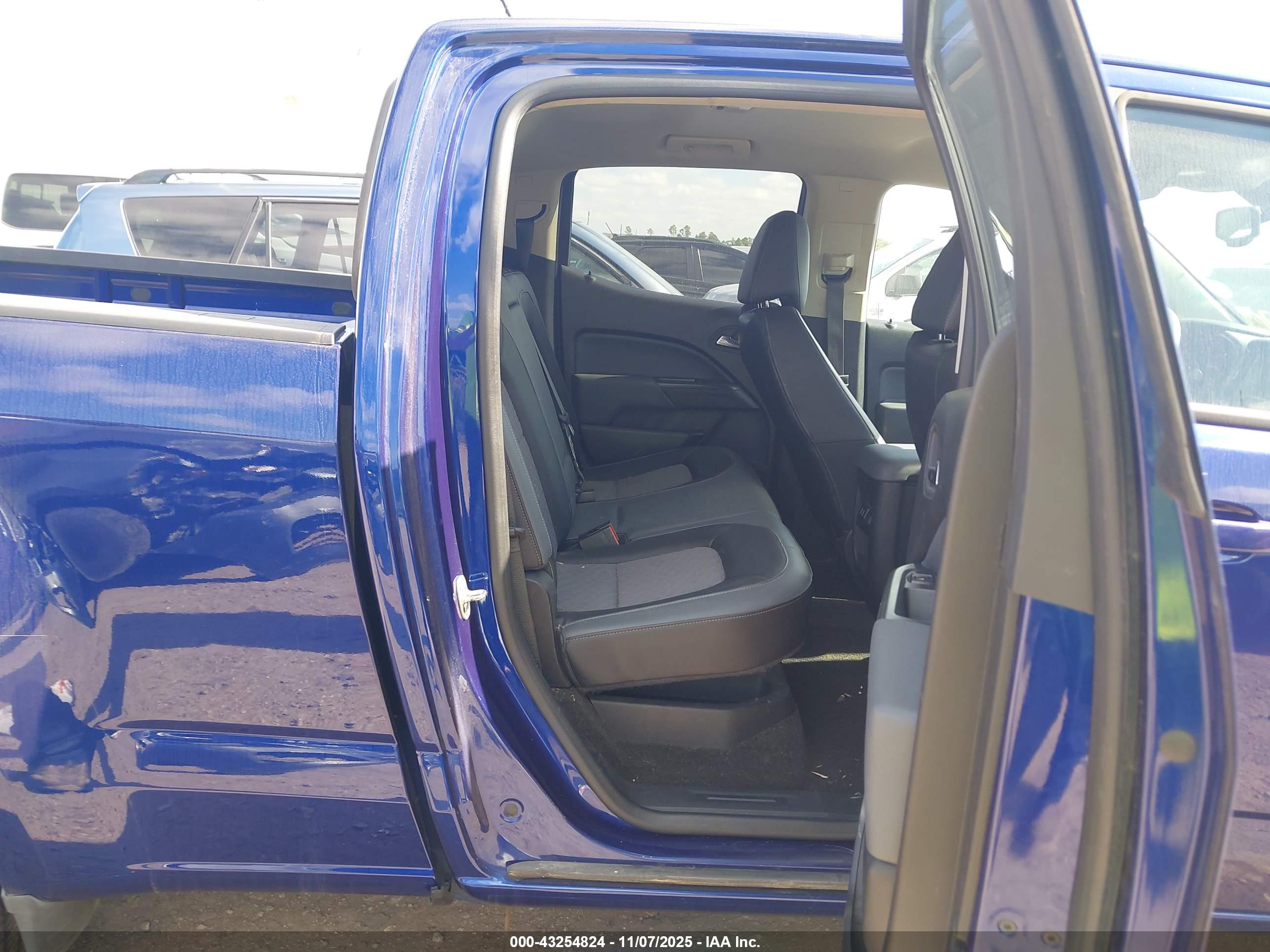 CHEVROLET COLORADO image 8
