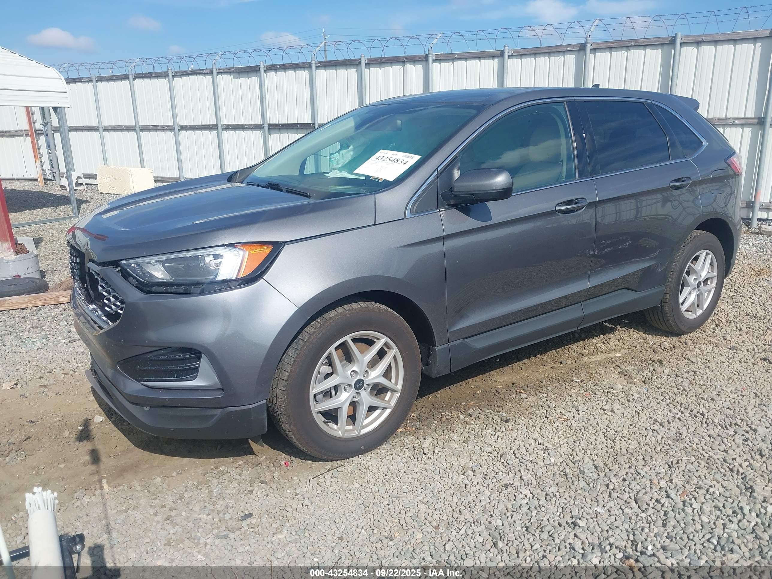 FORD EDGE image 2