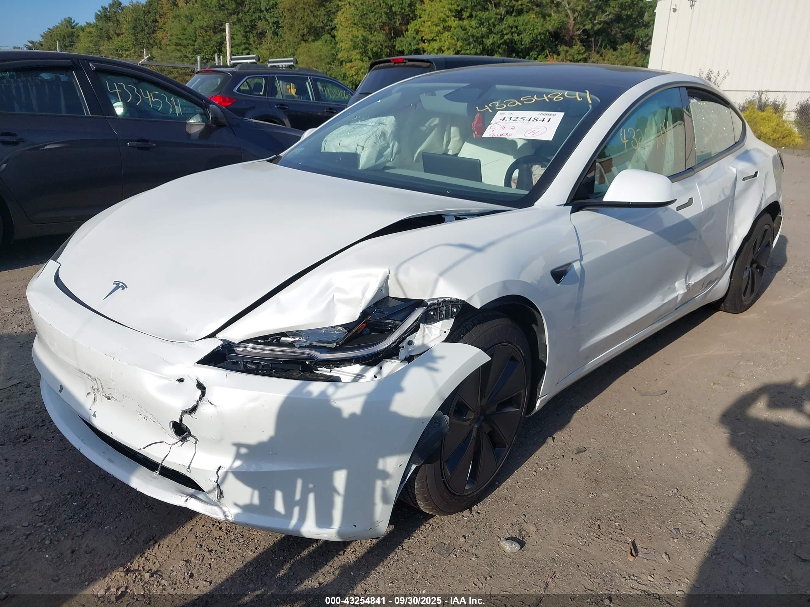 TESLA MODEL image 2