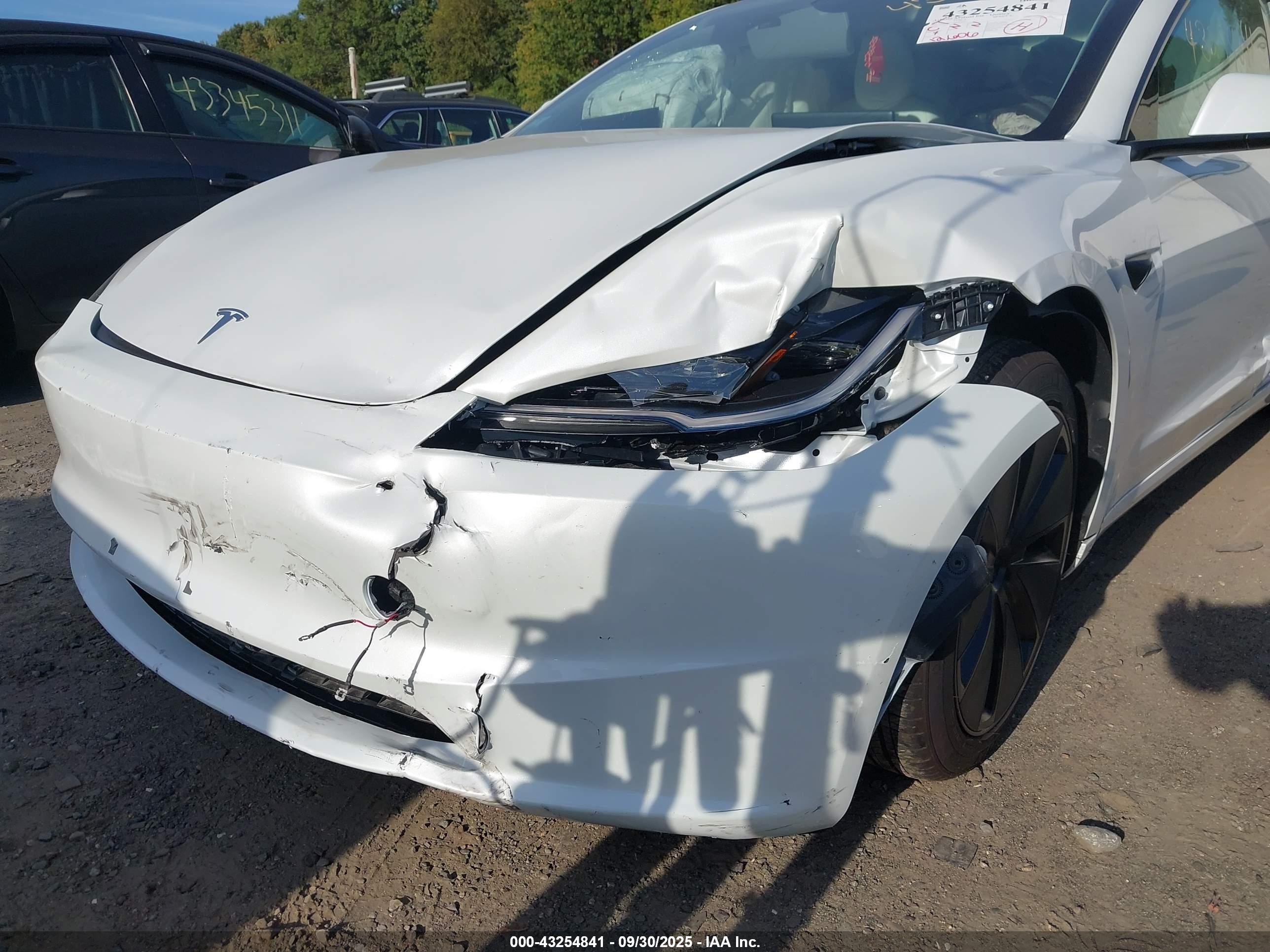 TESLA MODEL image 6