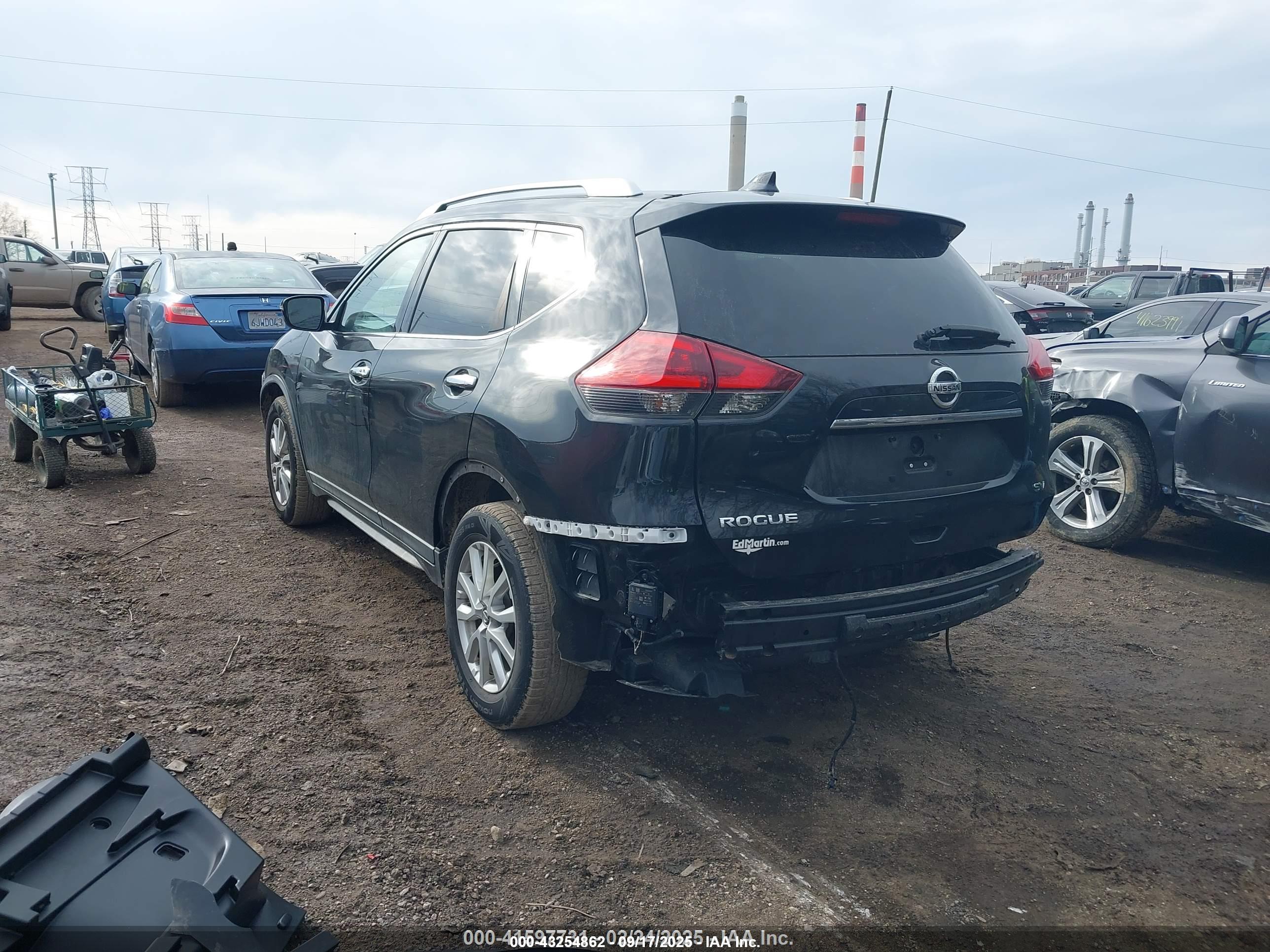 NISSAN ROGUE image 3