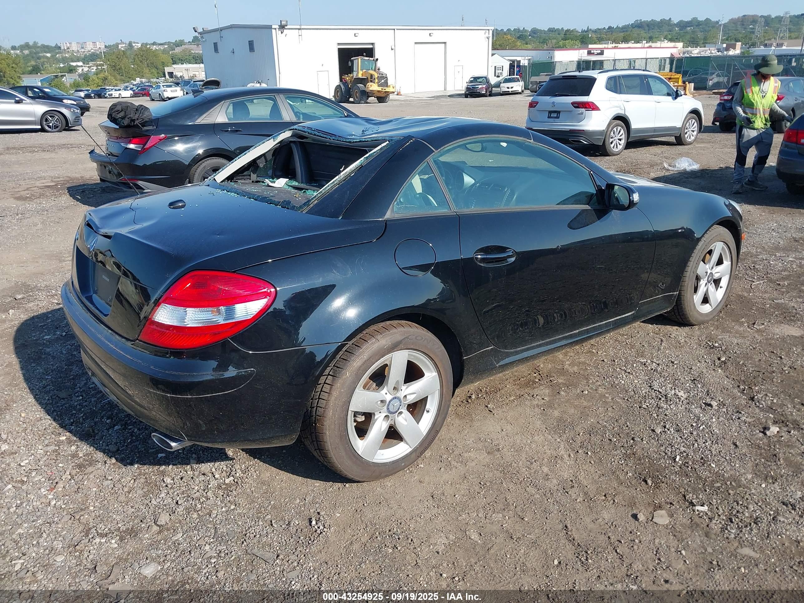 MERCEDES-BENZ SLK image 4
