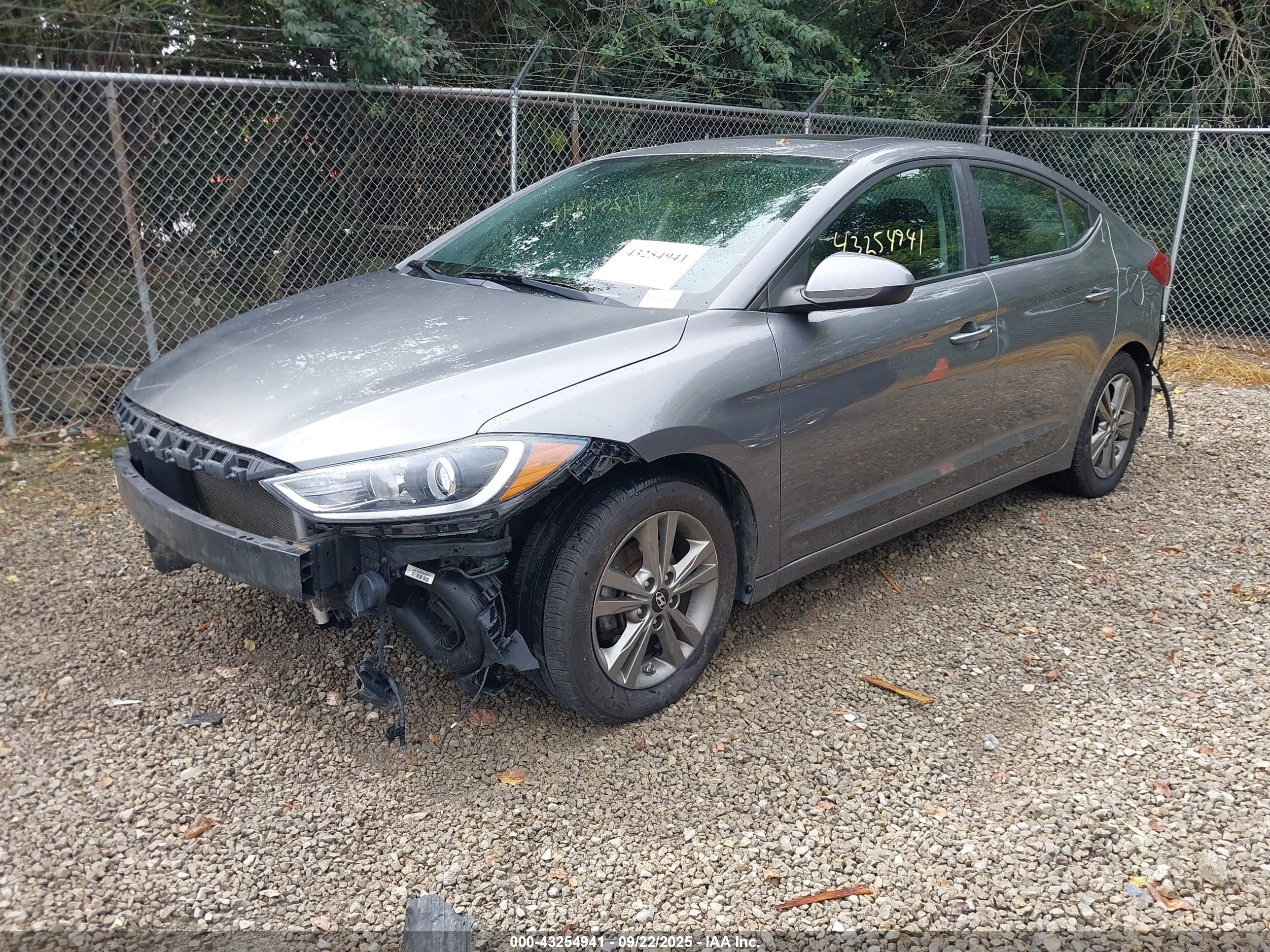 HYUNDAI ELANTRA image 2