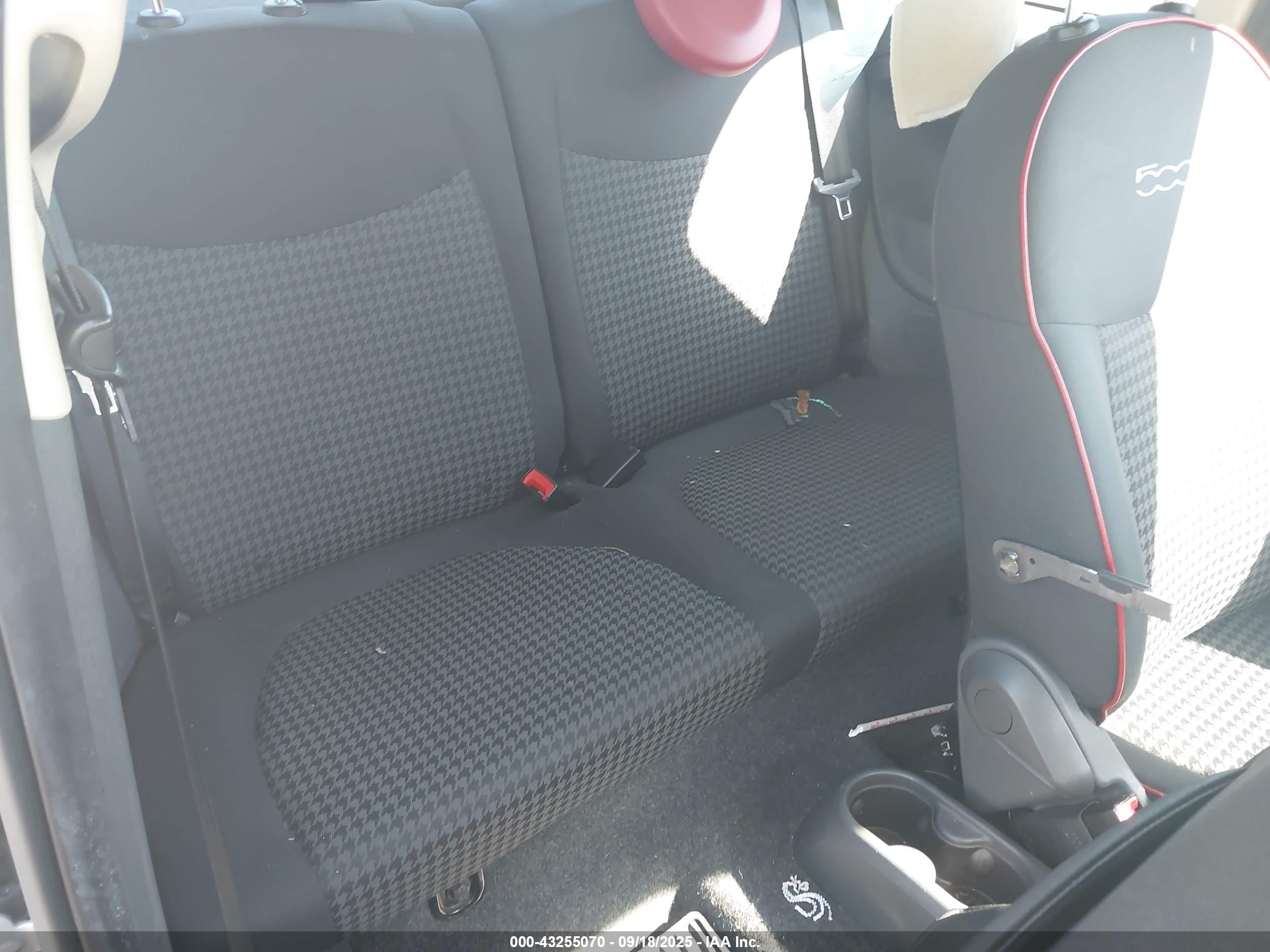 FIAT 500C image 8