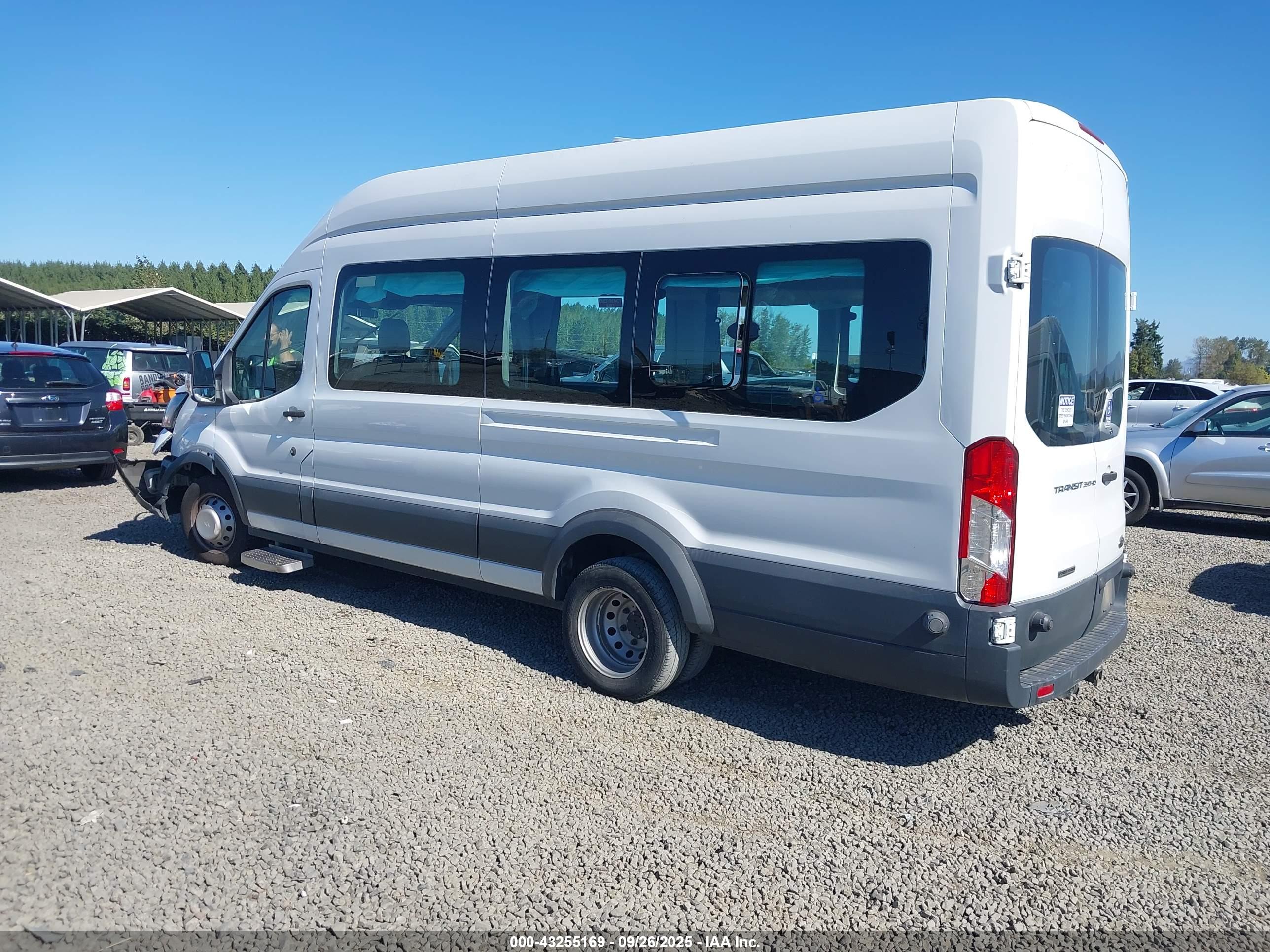 FORD TRANSIT-350 image 3