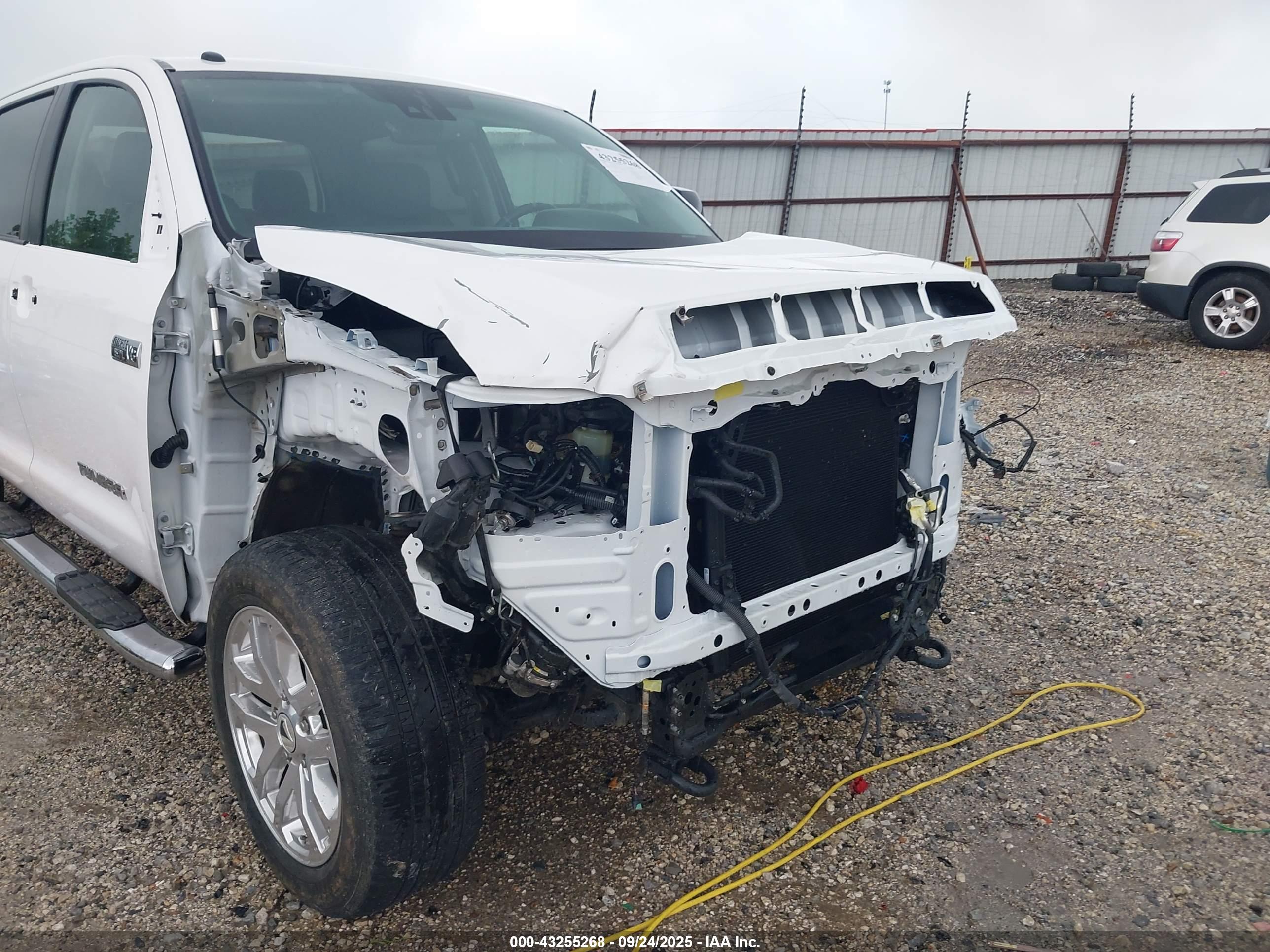 TOYOTA TUNDRA image 6