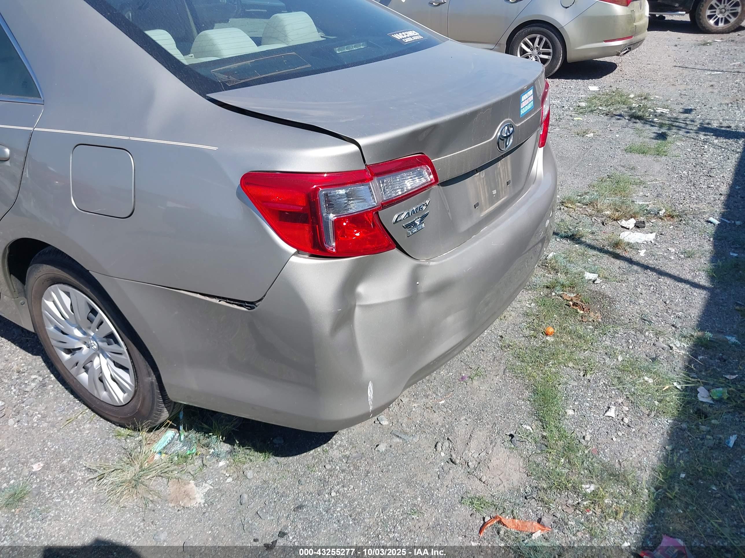 TOYOTA CAMRY image 6