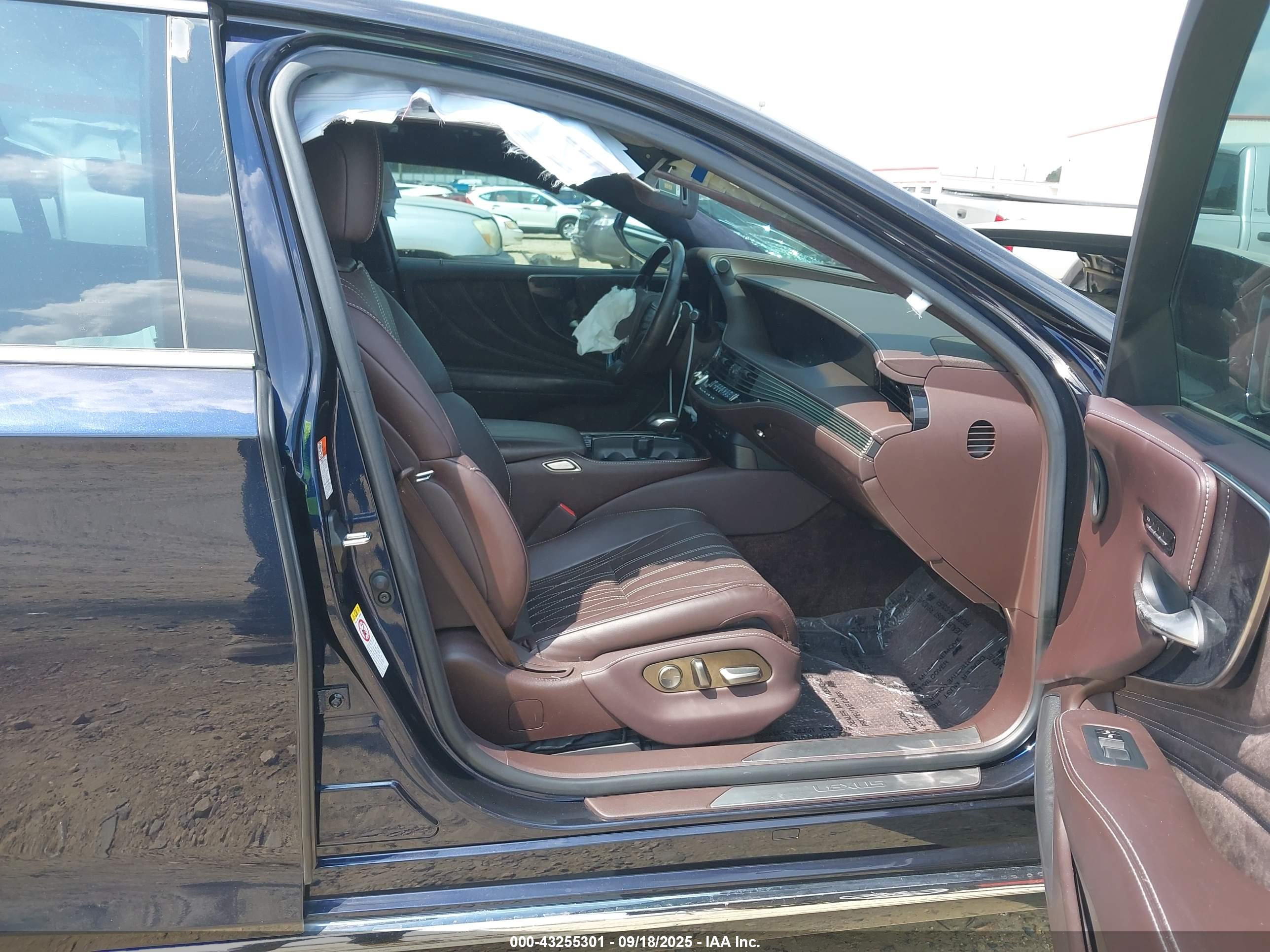 LEXUS LS image 5