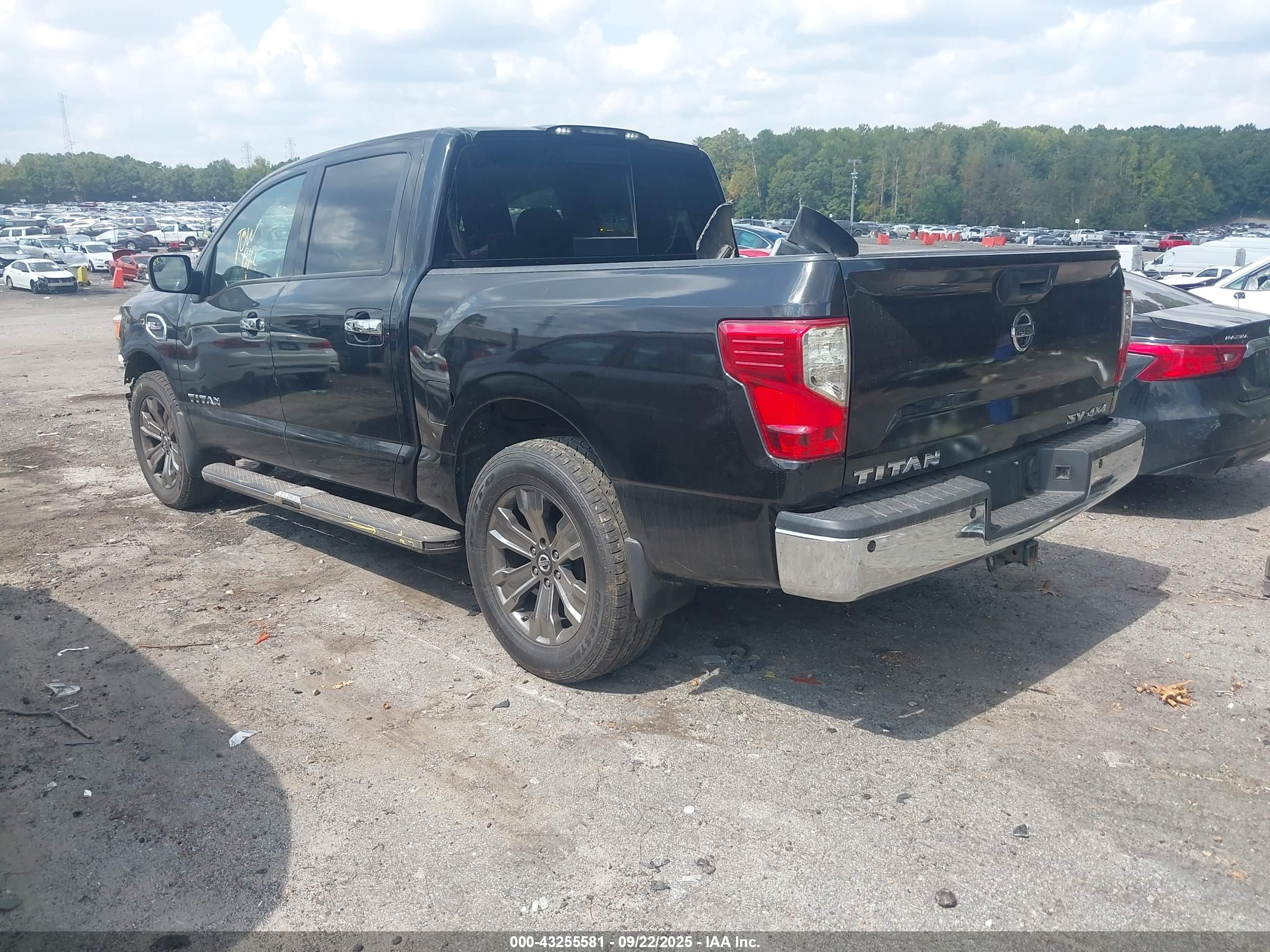 NISSAN TITAN image 3