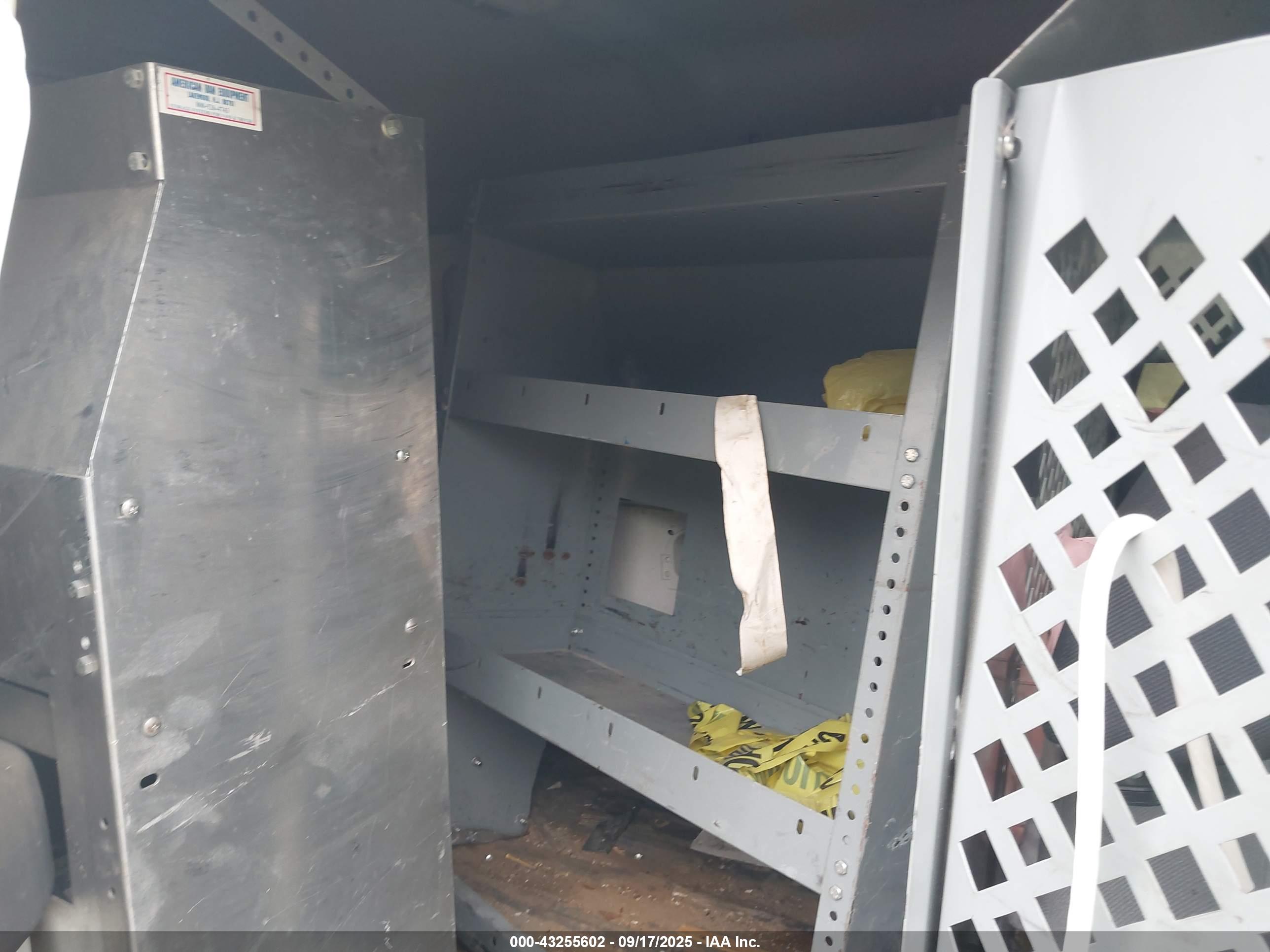 FORD TRANSIT image 8