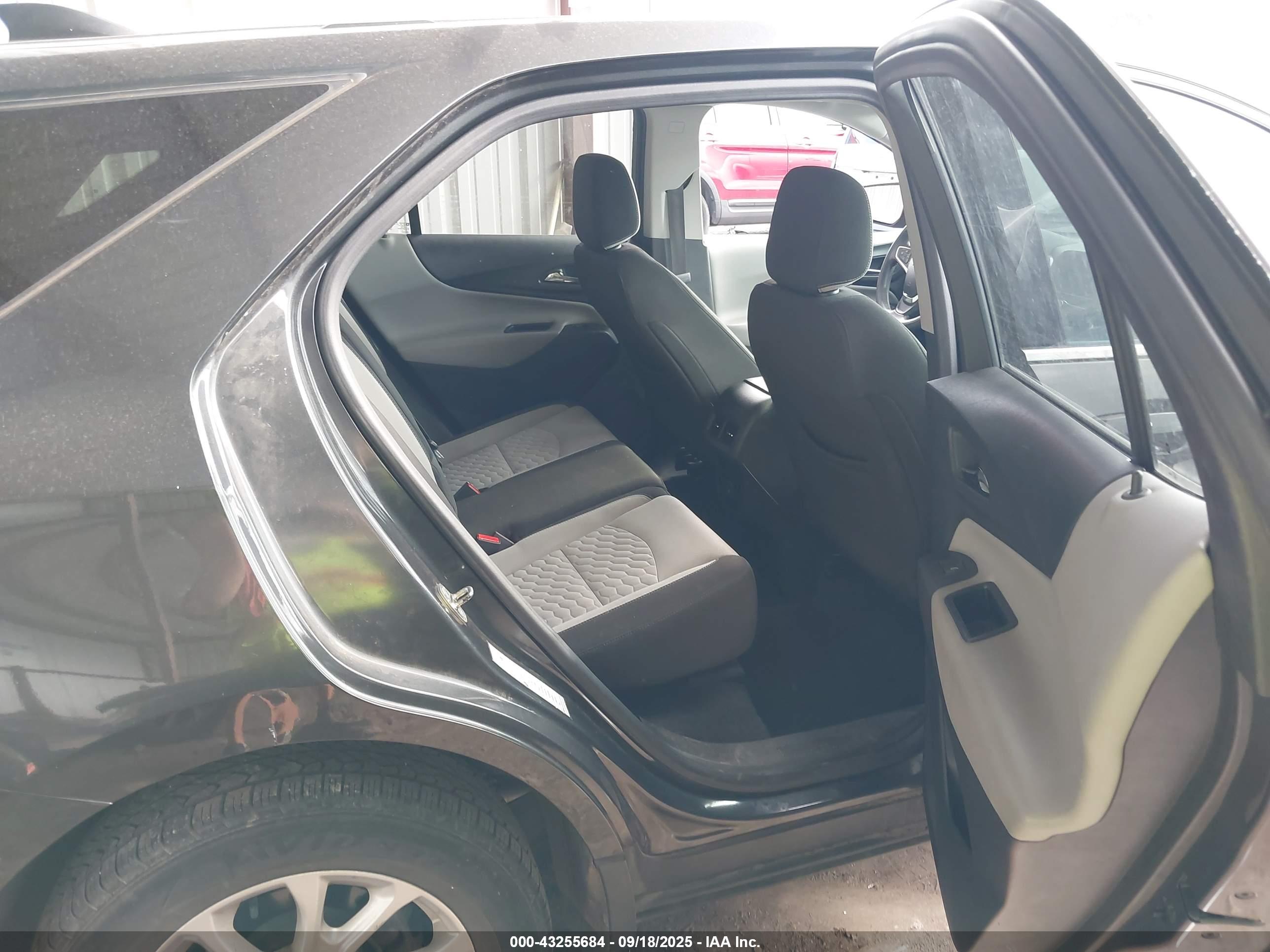 CHEVROLET EQUINOX image 8